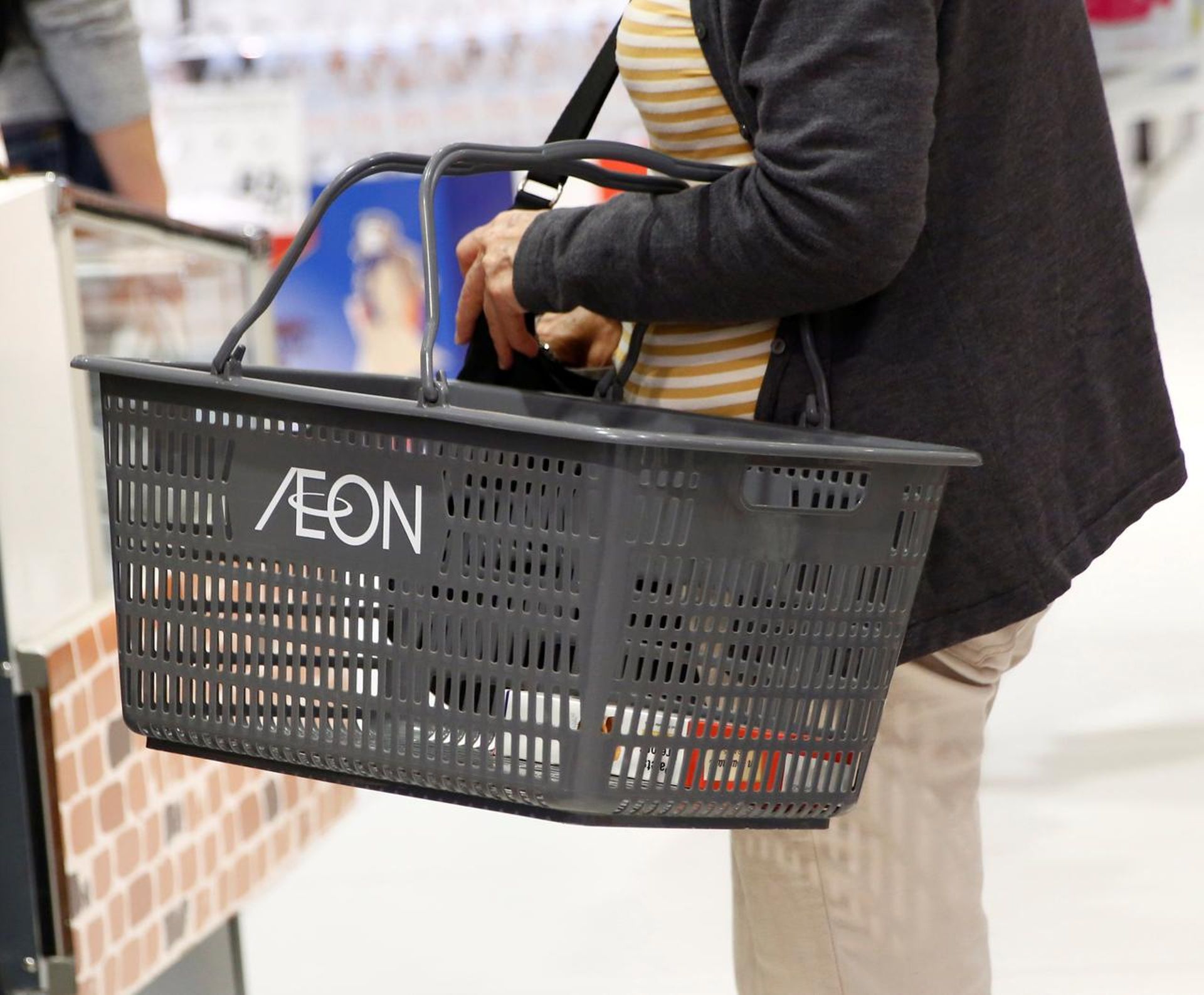 Japan's Aeon in exclusive talks to buy Tsuruha stake from Oasis