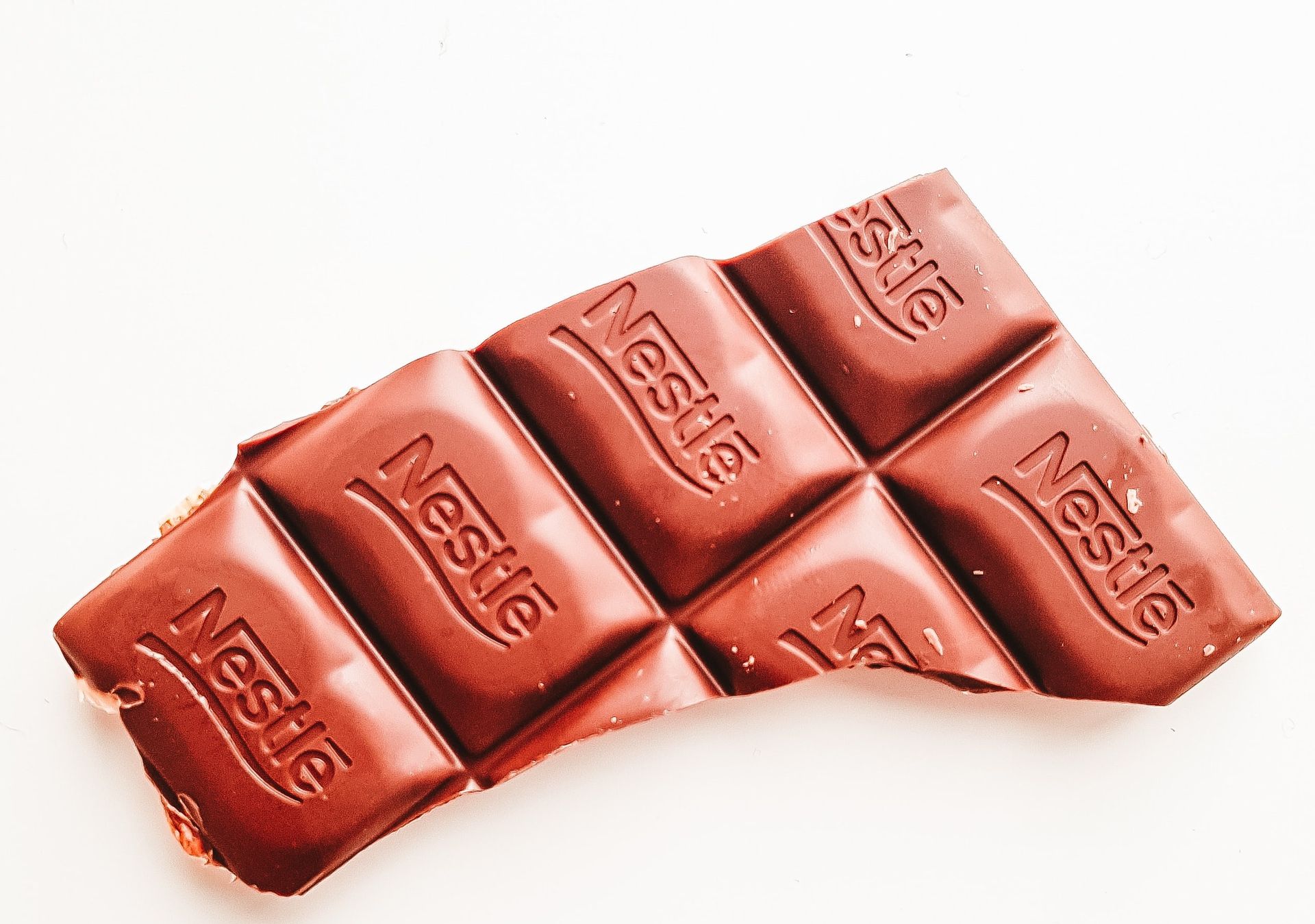 Nestle picks JPMorgan to handle sale of its Chinese unit Yinlu