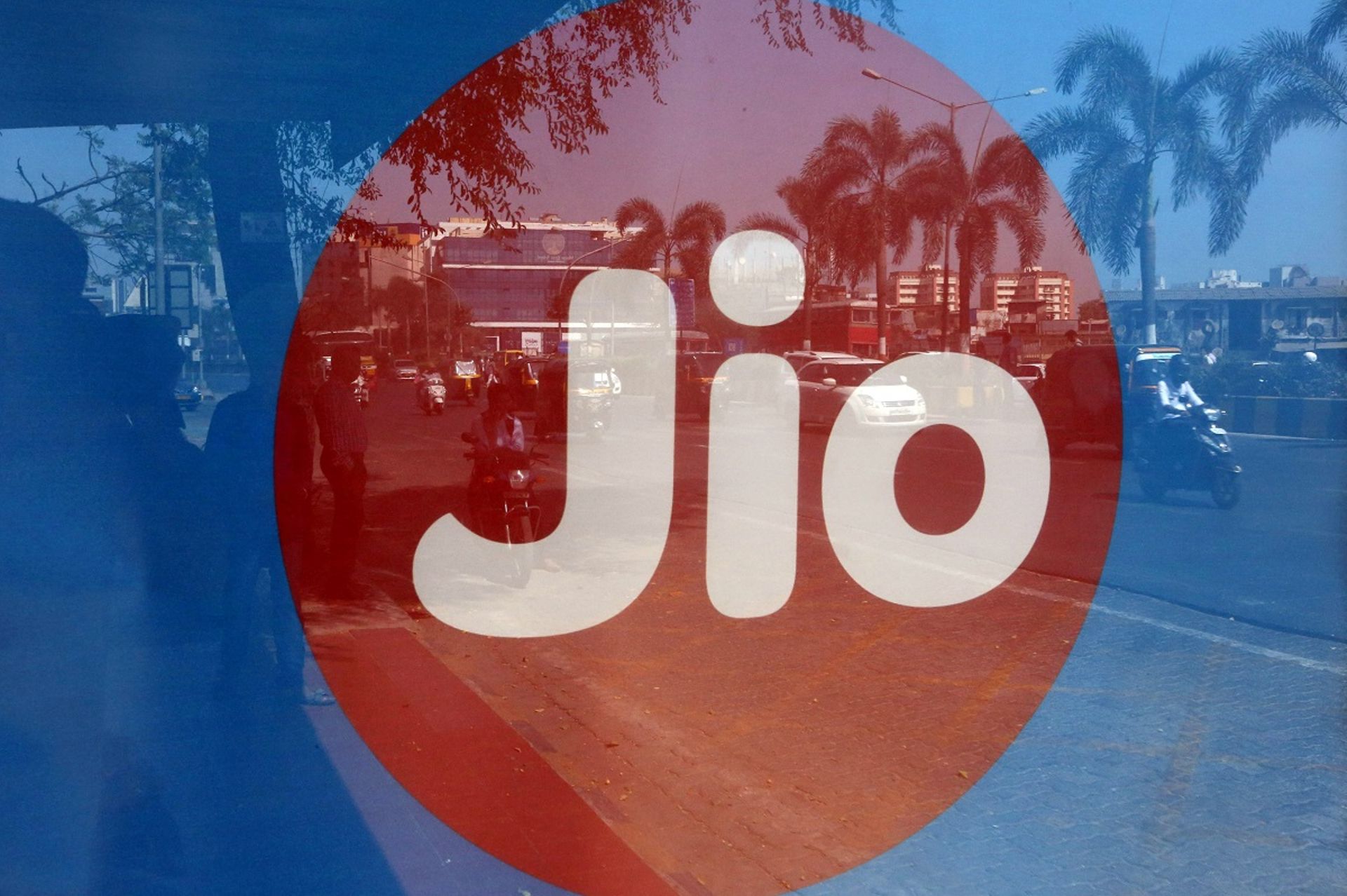 India: Jio Financial eyes $4.33b deal with Reliance Retail