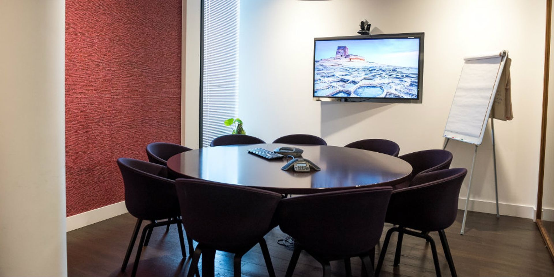 Zoom to open new R&D centre in Singapore, hire "hundreds" of engineering staff
