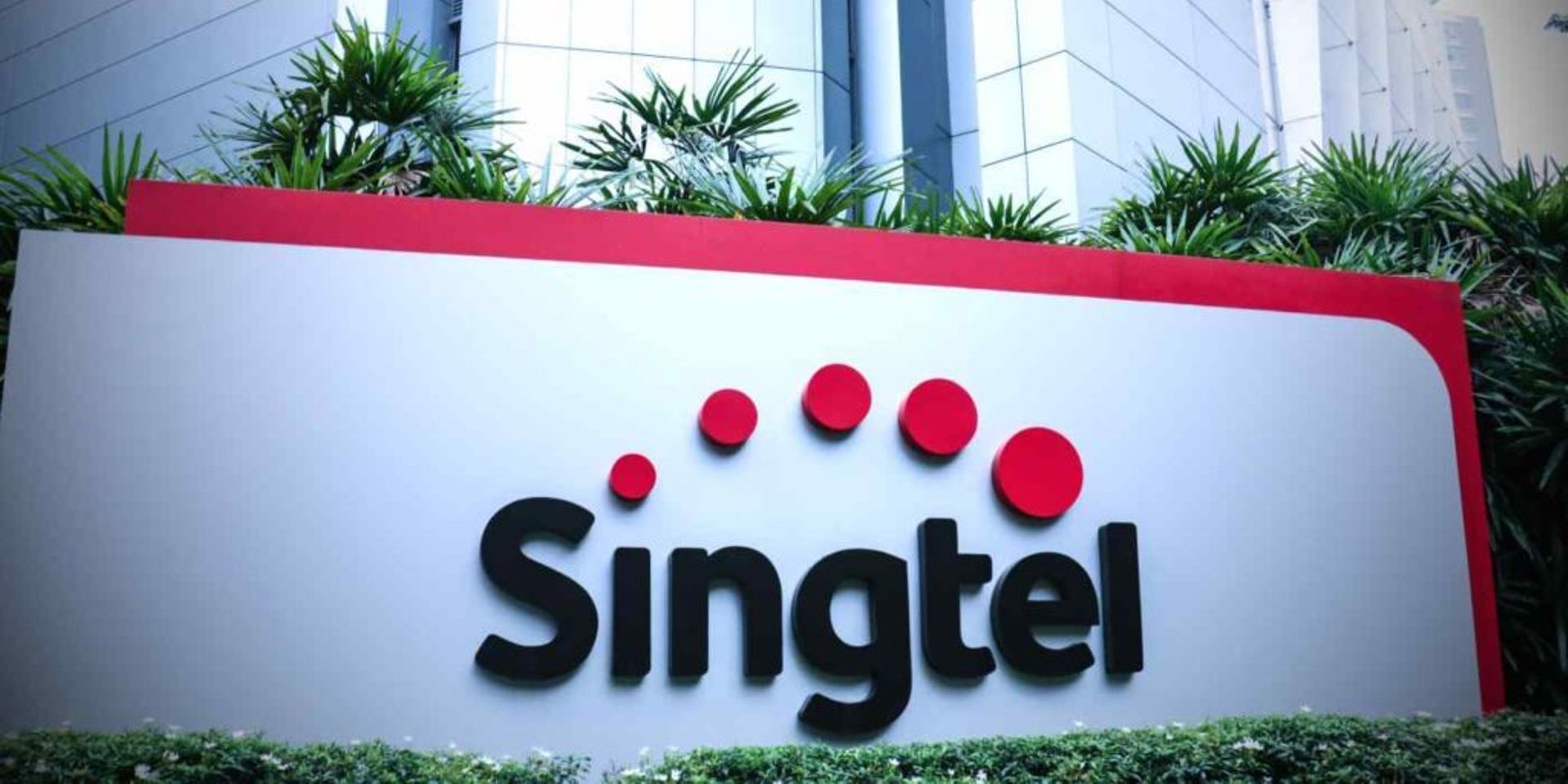 SingTel's Q1 profit rises on exceptional gain from diluting Airtel stake