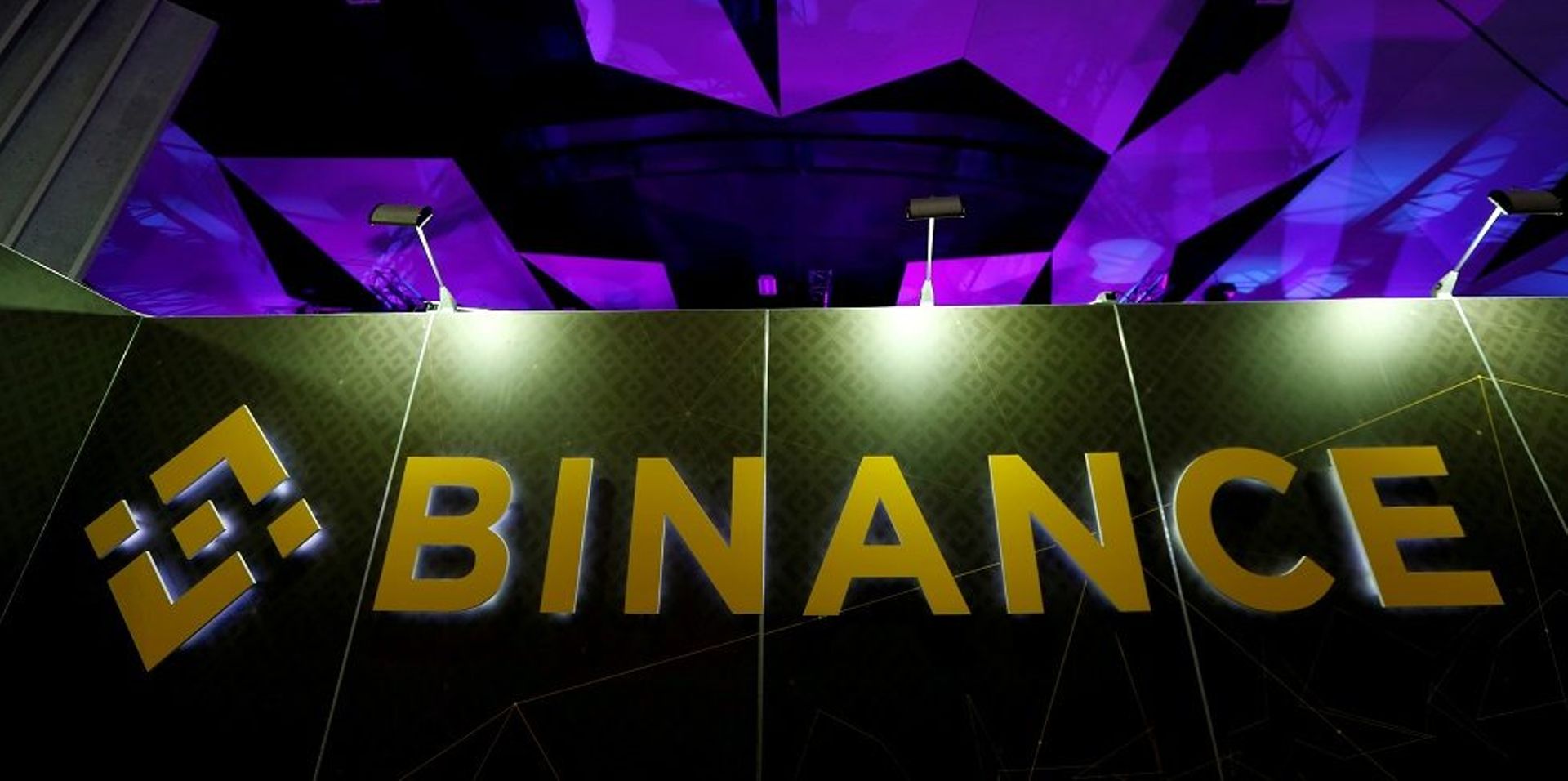 Binance withdrawals hit $1.9b in 24 hours, Nansen data says