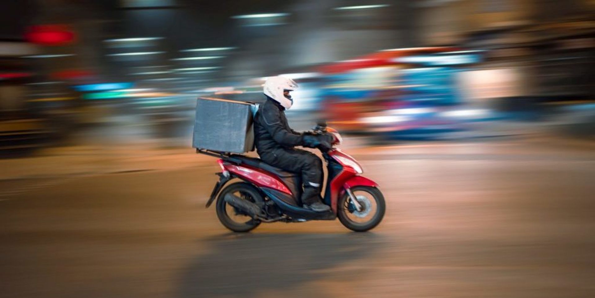 New York City approves licences, price controls for food-delivery apps