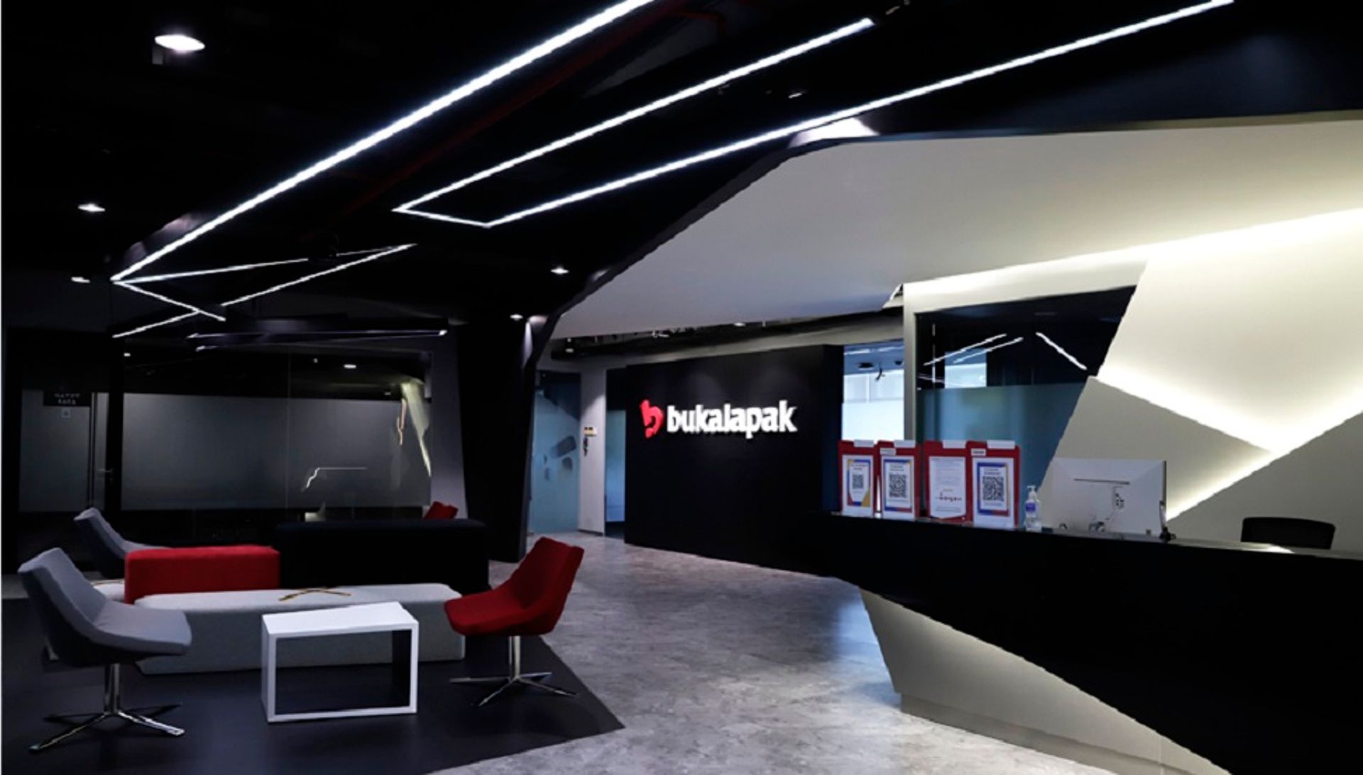 Bukalapak pares net loss 25% in H1 2021, revenue surges 35%