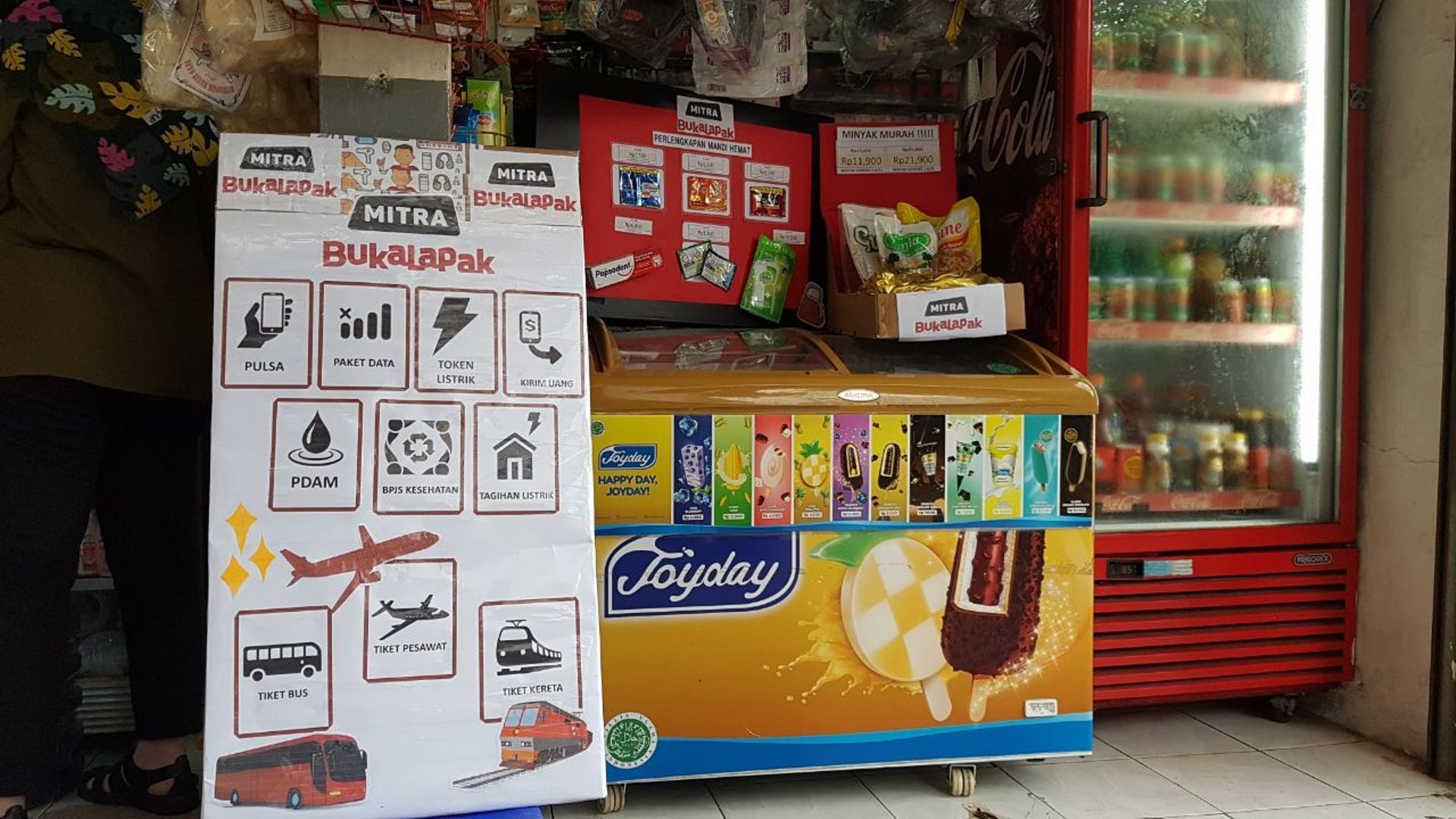 Despite VC bounty, Indonesia's warung tech startups stare at uncertain future