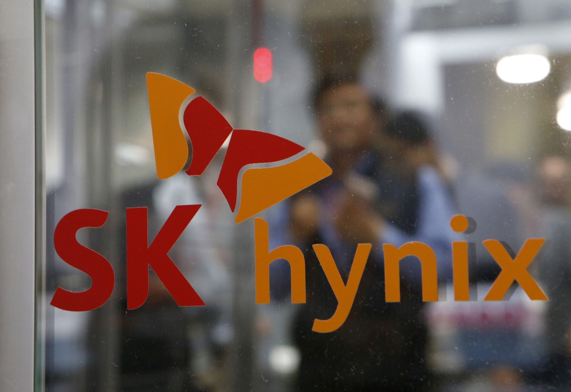 South Korea's SK Hynix raises $1.5b in dollar bond deal