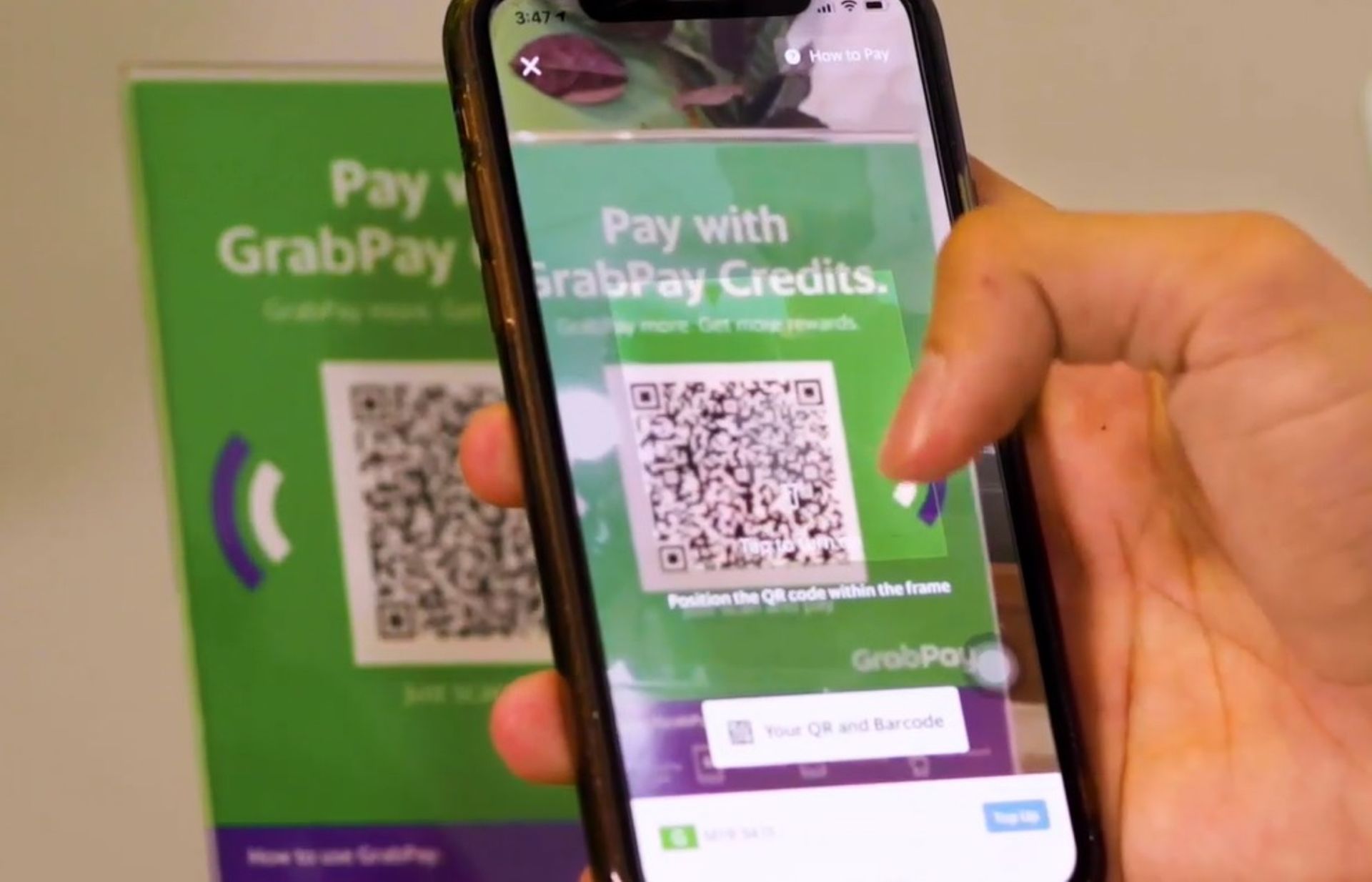 Grab partners Indonesian conglomerate Sampoerna to digitalise small retailers