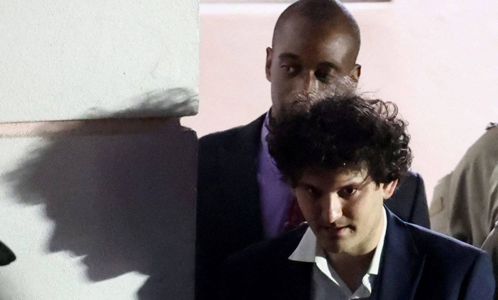 FTX's Bankman-Fried fights incarceration in sweltering Bahamas courtroom