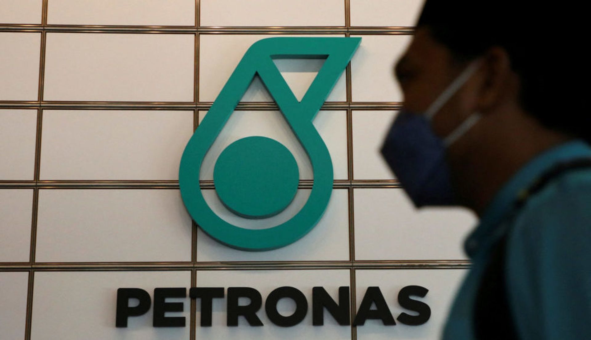 Malaysia's Petronas offers $460m for 20% stake in green arm of India's NTPC