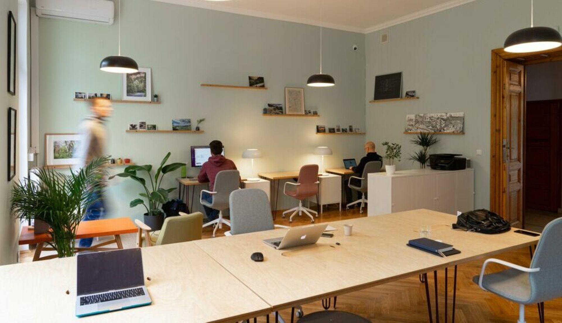 Commercial property downturn squeezes out Hong Kong's coworking space operators