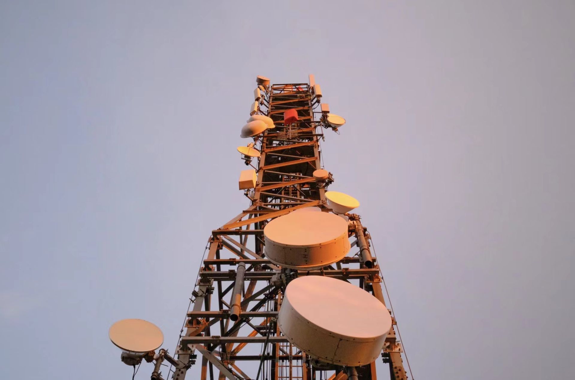 Chinese base station operator Guodong raises $150m from Middle Eastern SWF