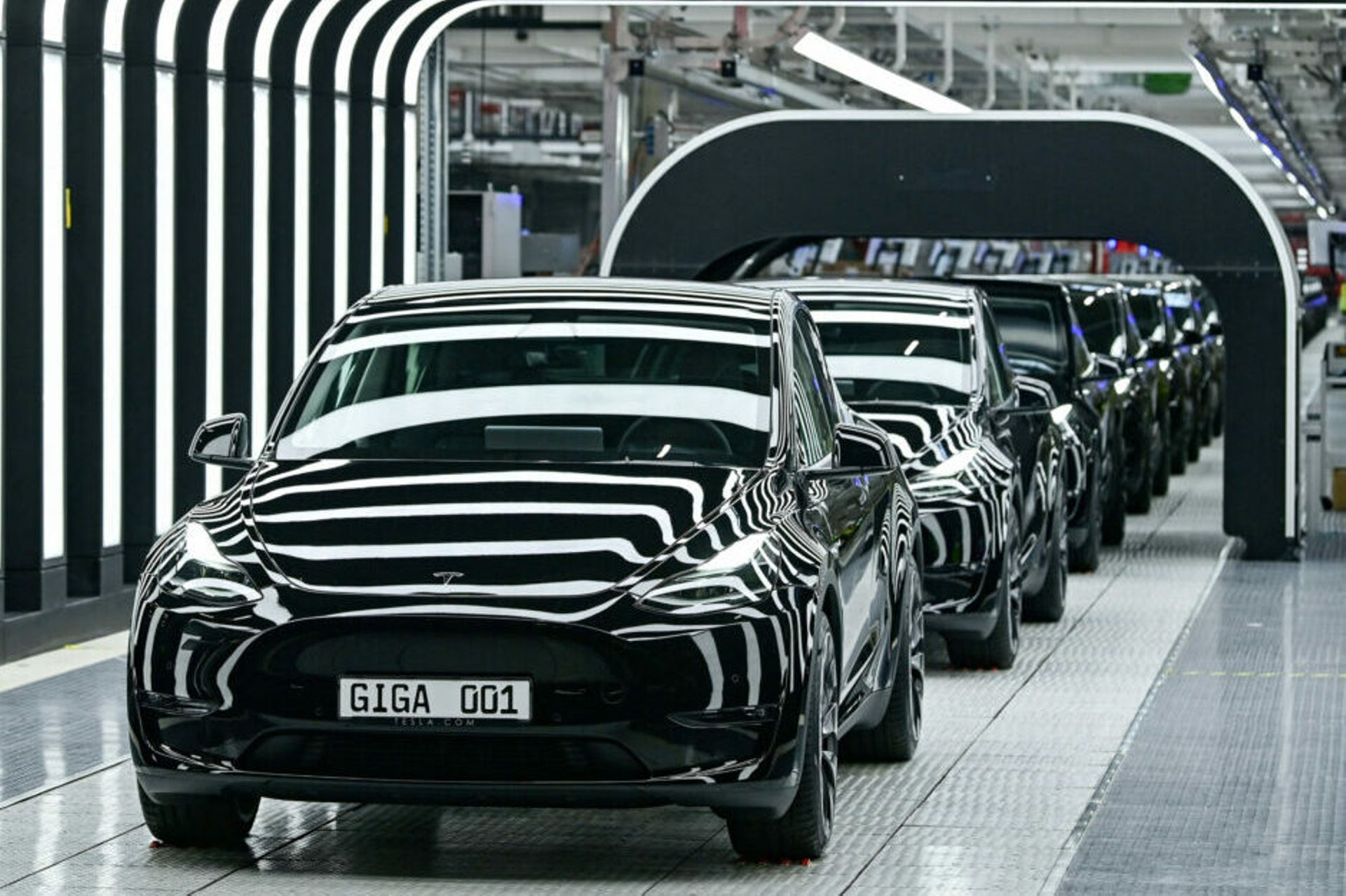 India undecided on lowering import taxes for EVs as local firms fear Tesla's entry