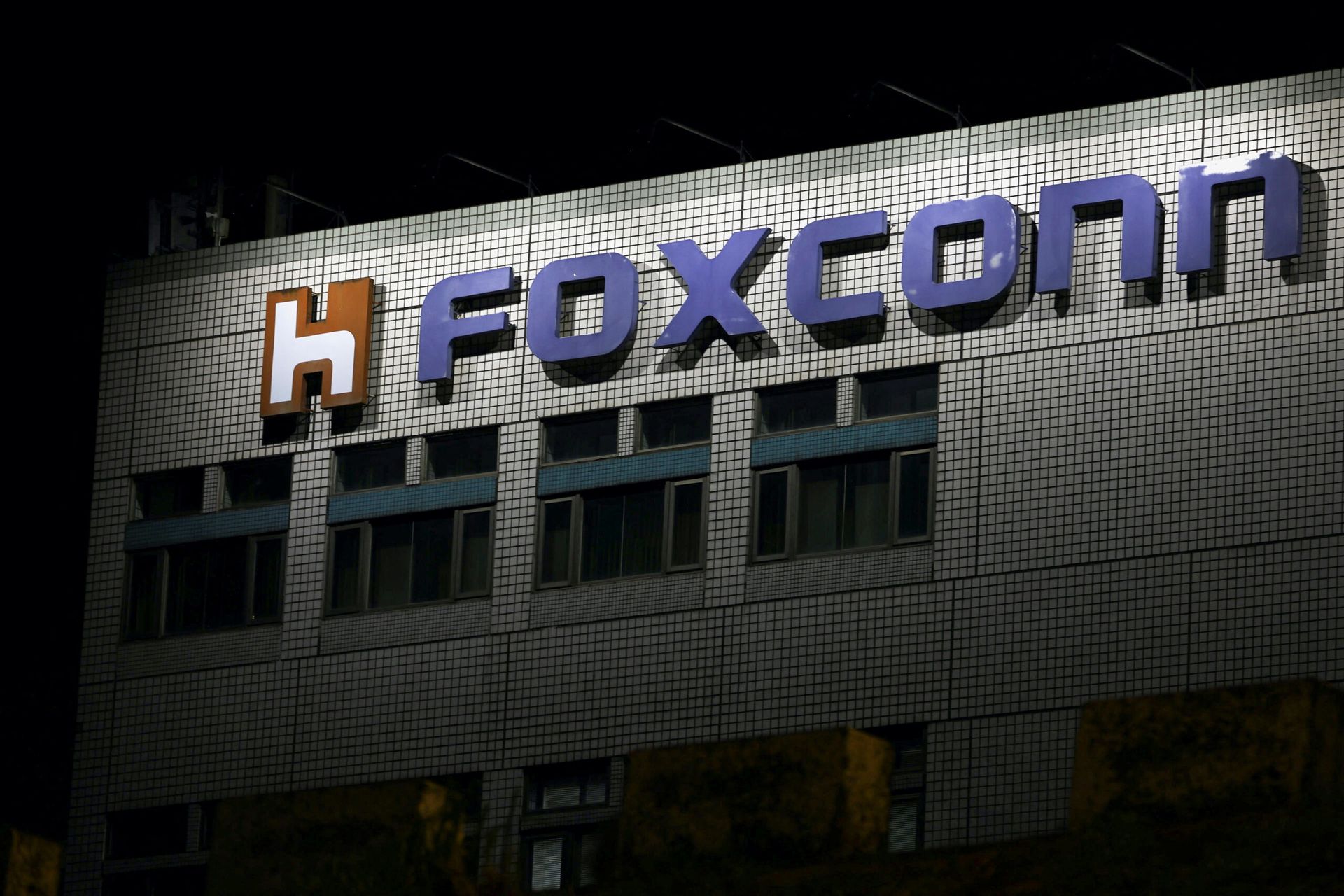 Foxconn subsidiary seeks permit for $80m integrated circuit plant in Vietnam