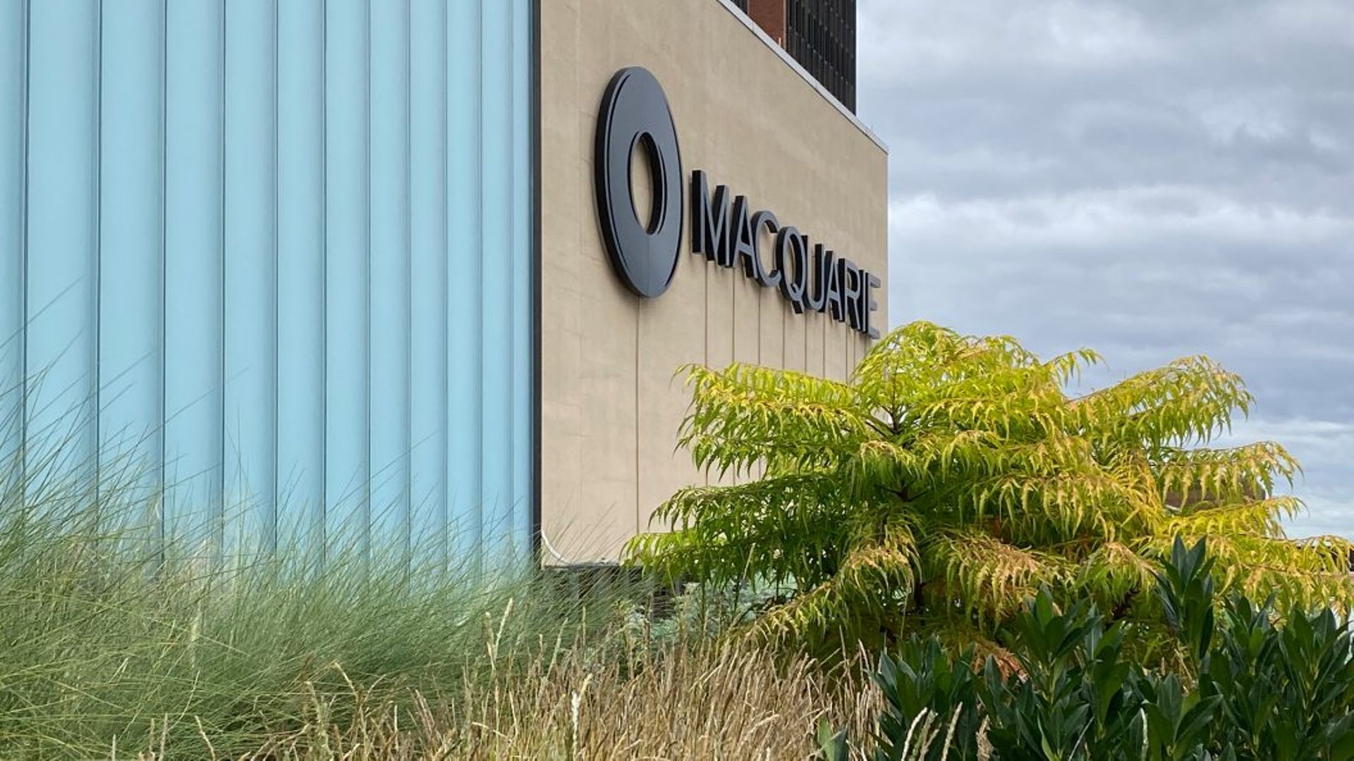 India: Macquarie to sell toll road stake, finances Essar Group's Mesabi Metallics