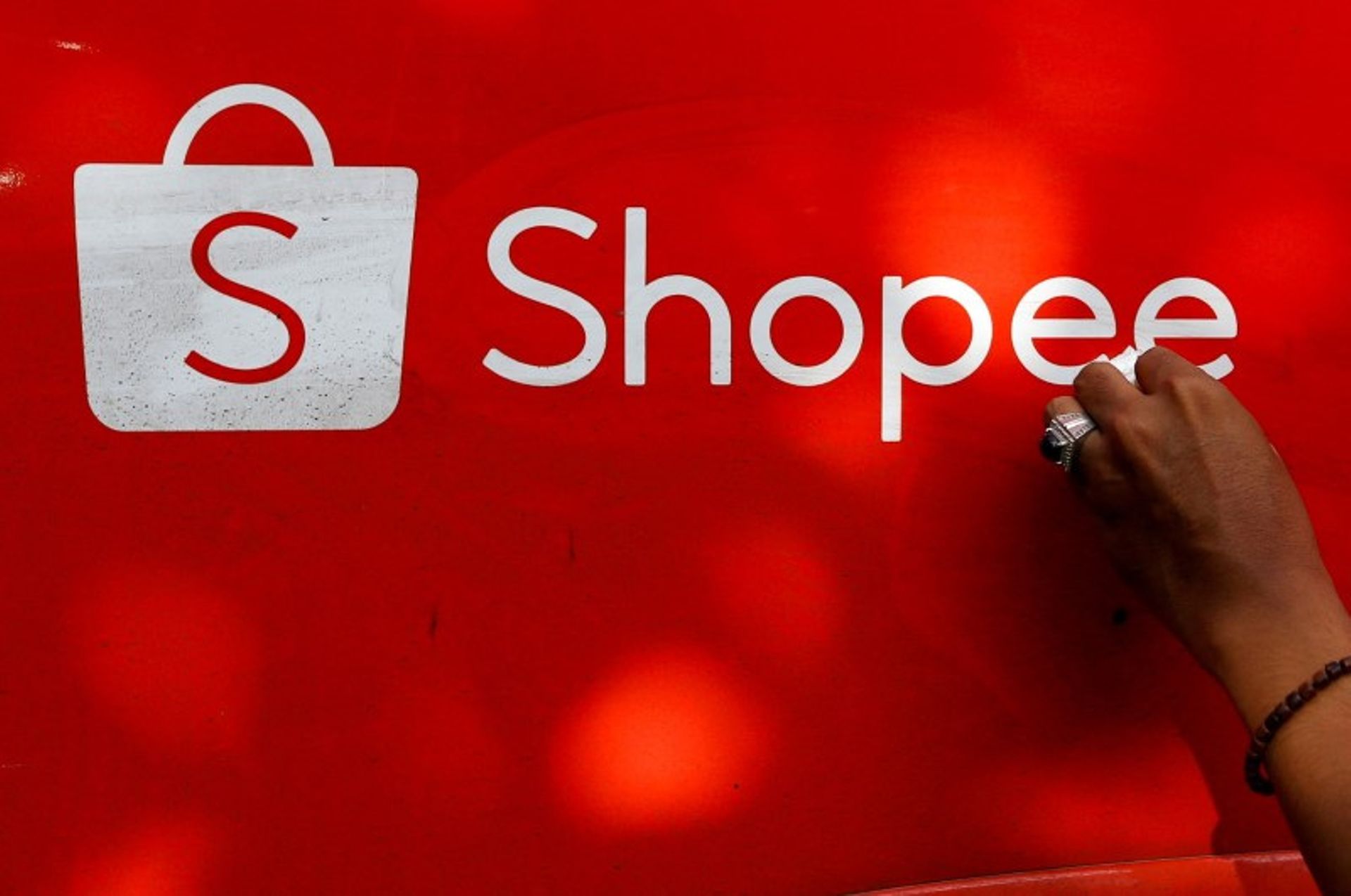 YouTube, Shopee jointly launch Indonesia e-commerce service to take on TikTok