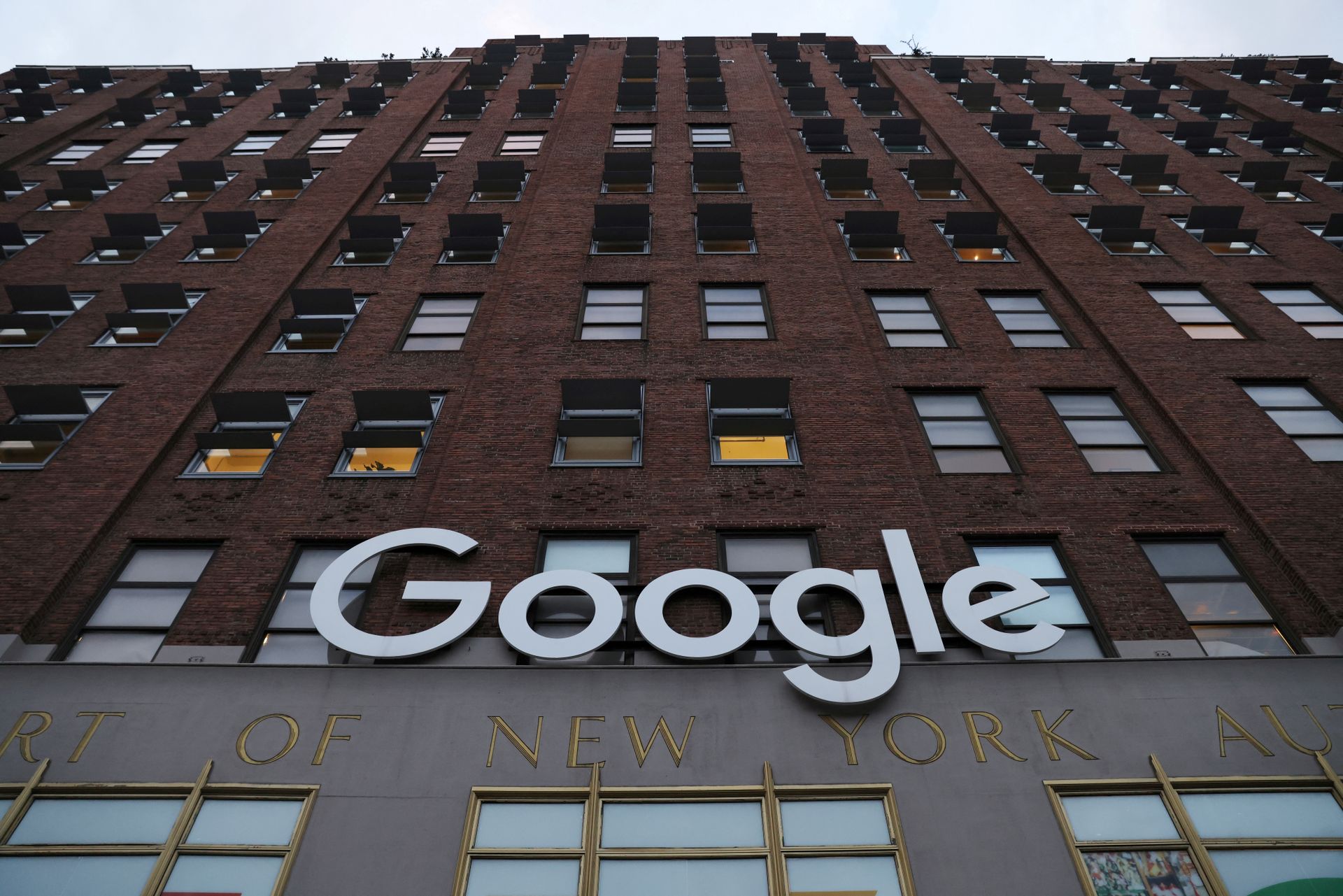 US weighs splitting Google in landmark search case