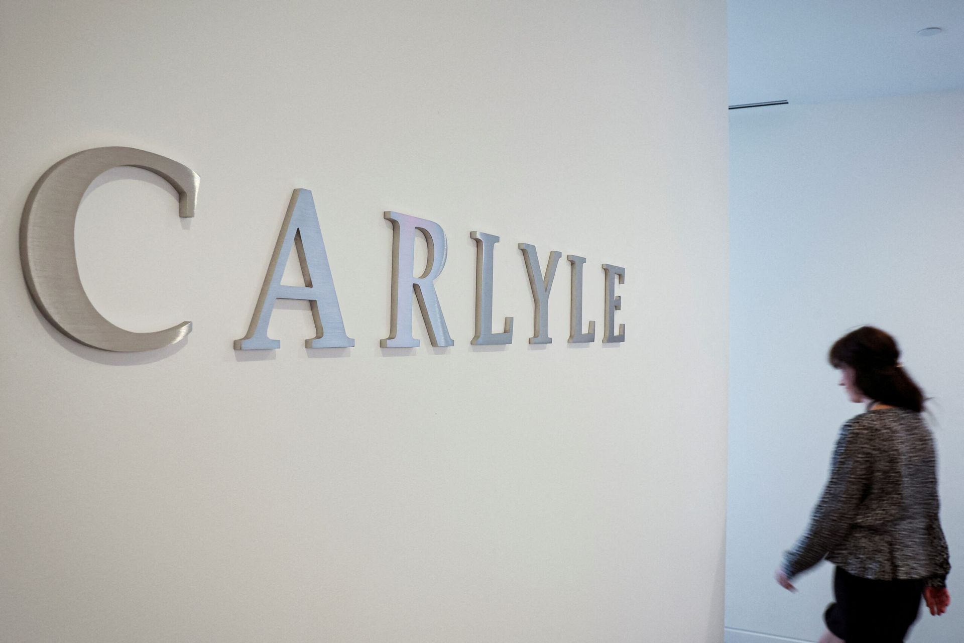 Carlyle raises $20b to buy second-hand private equity stakes