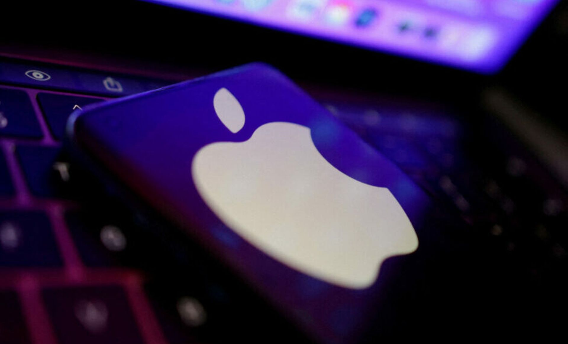 Apple in talks with Tencent, ByteDance to roll out AI features in China: report