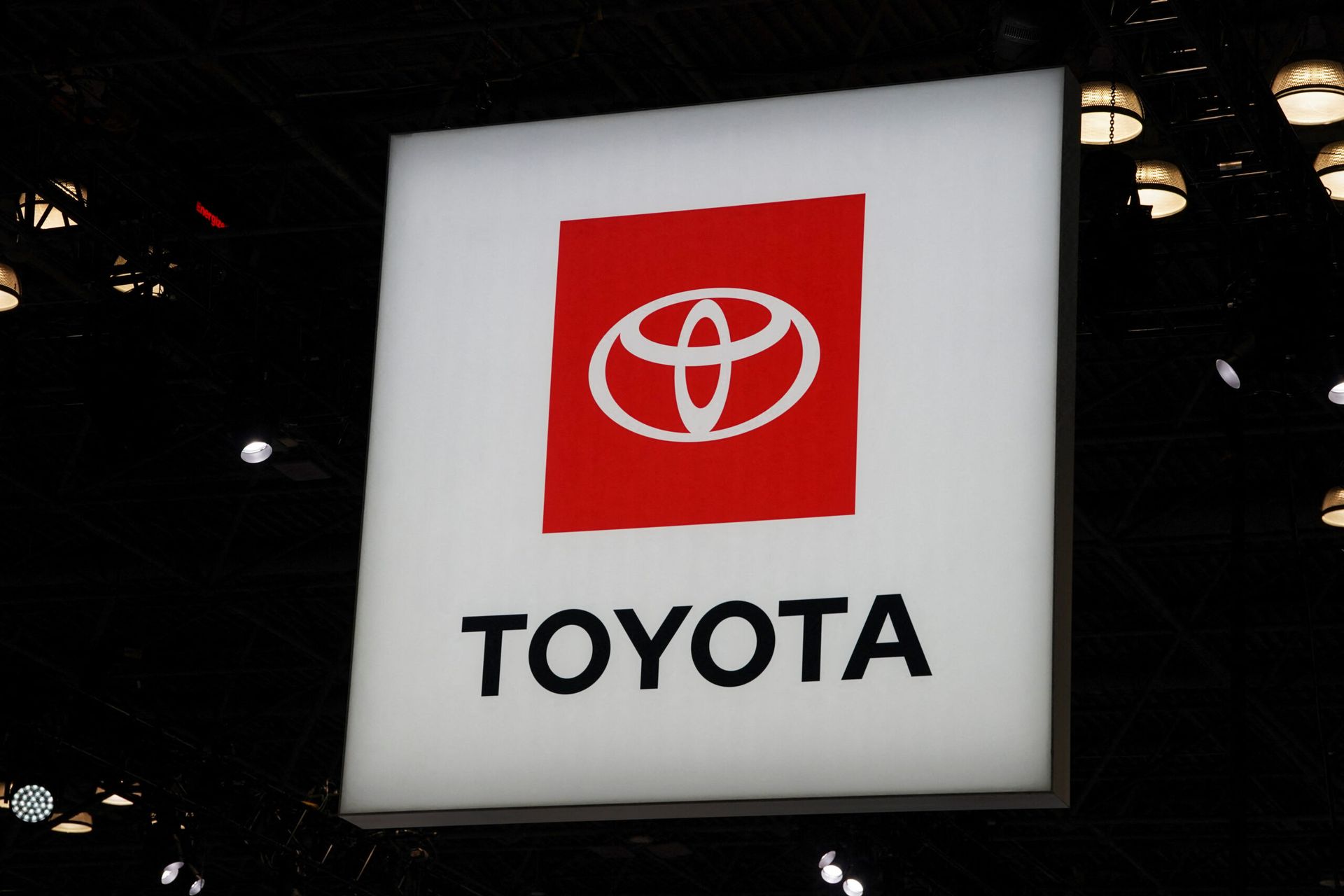 HK shareholder Oasis to push Toyota Motor to make higher bid for Toyota Industries