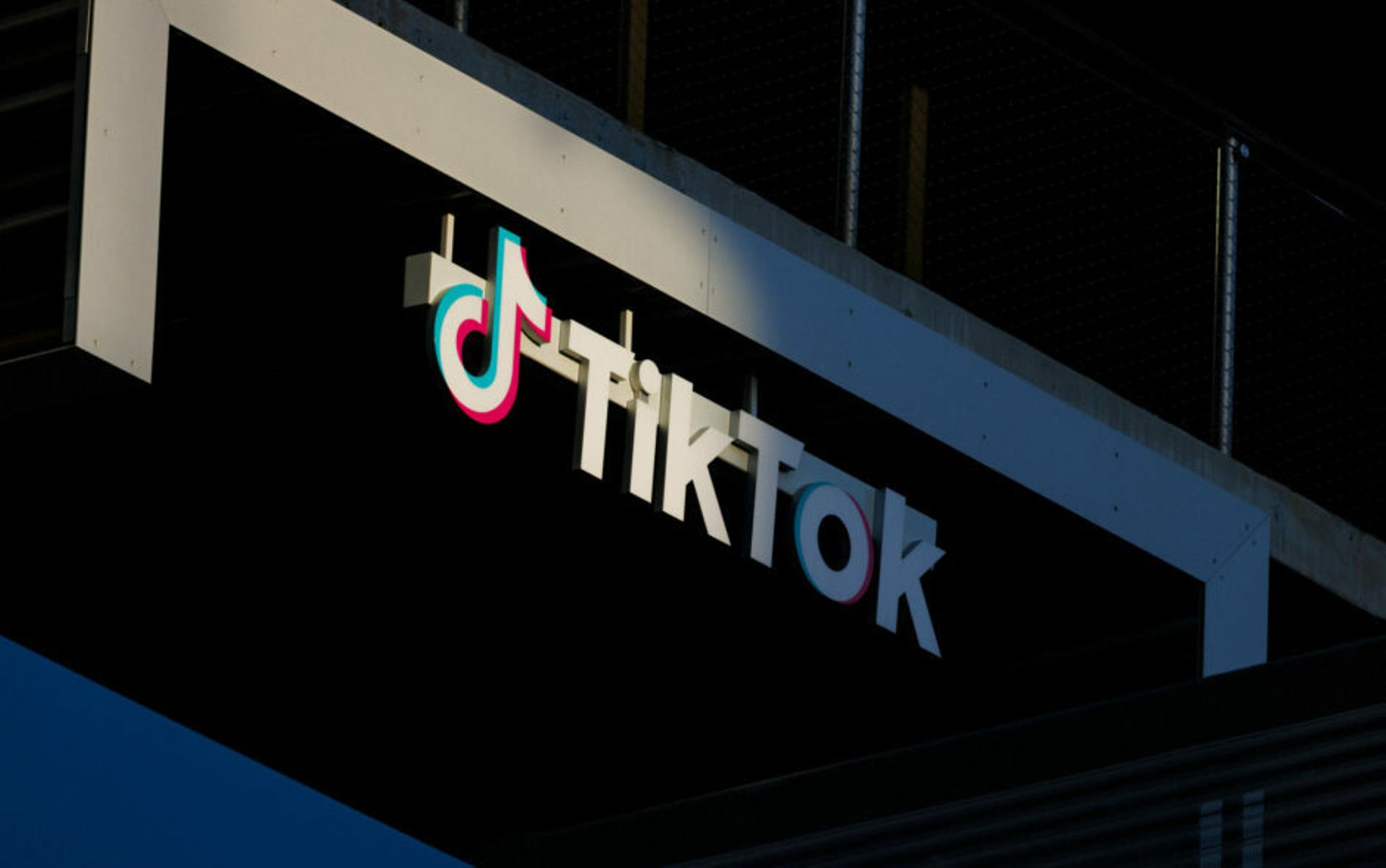Trump signs order extending deadline for TikTok's US divestment by 90 days