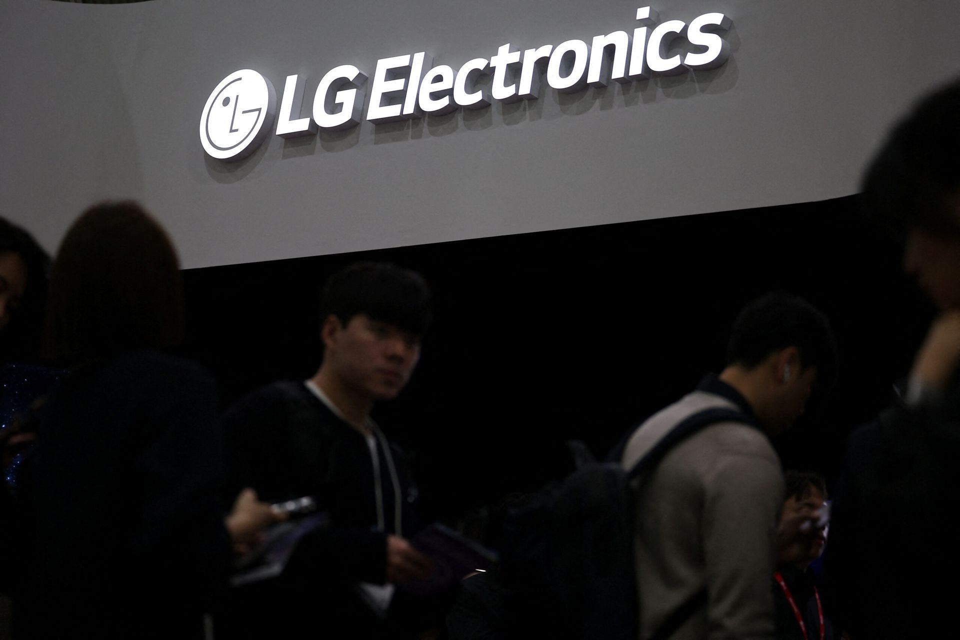 LG Electronics delays India unit IPO on market jitters