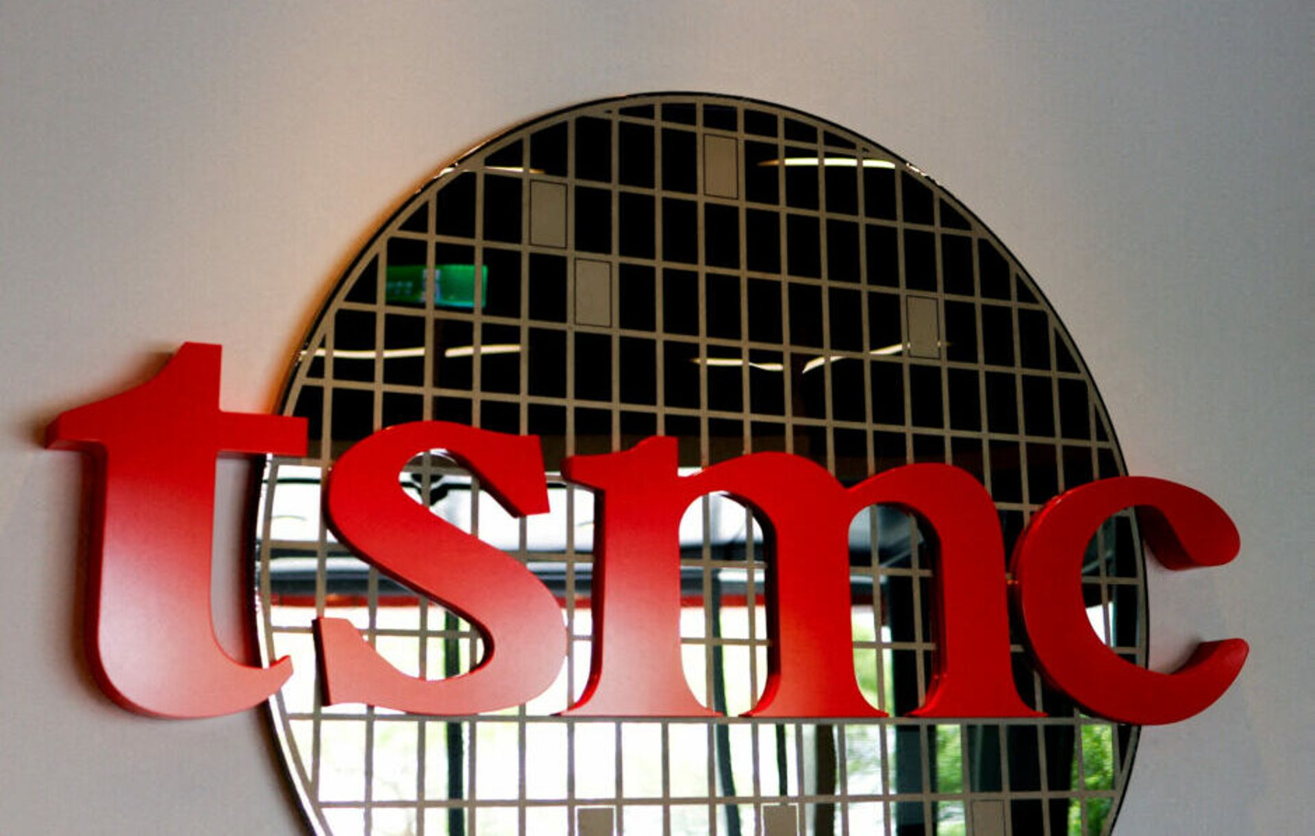 Trump says he told TSMC it would pay 100% tax if it doesn't build in US