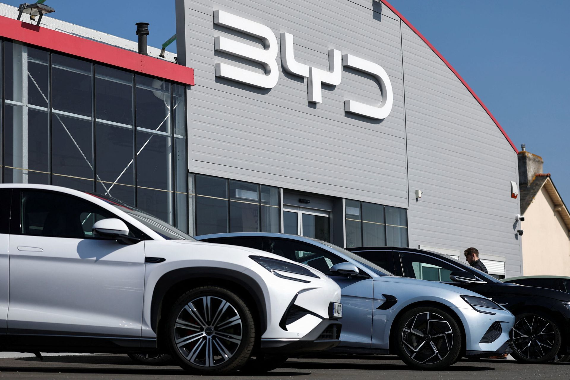 Chinese EV makers skirt EU tariffs by selling more plugin-hybrids