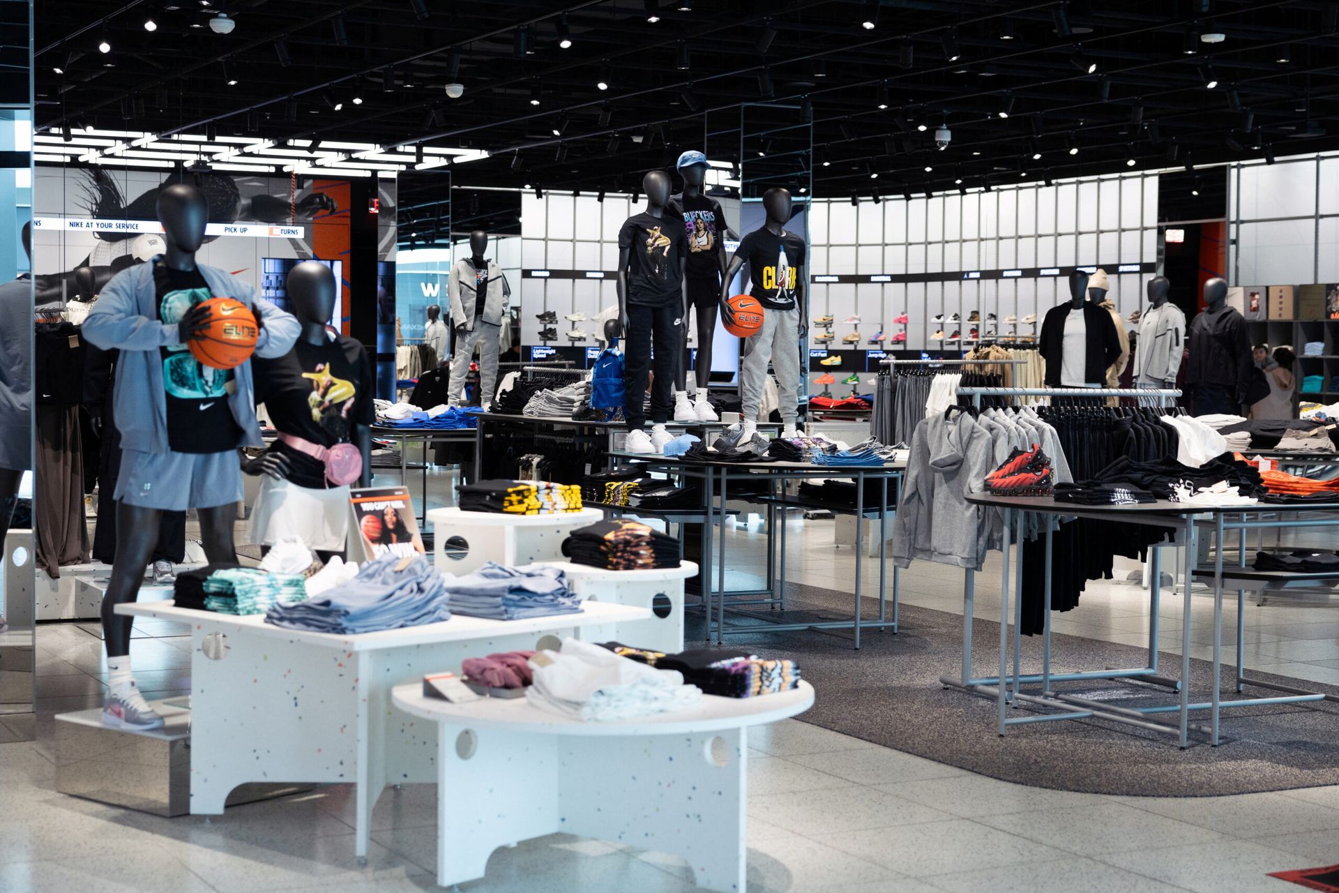 For Vietnamese retailers, trade deal with US leaves many questions