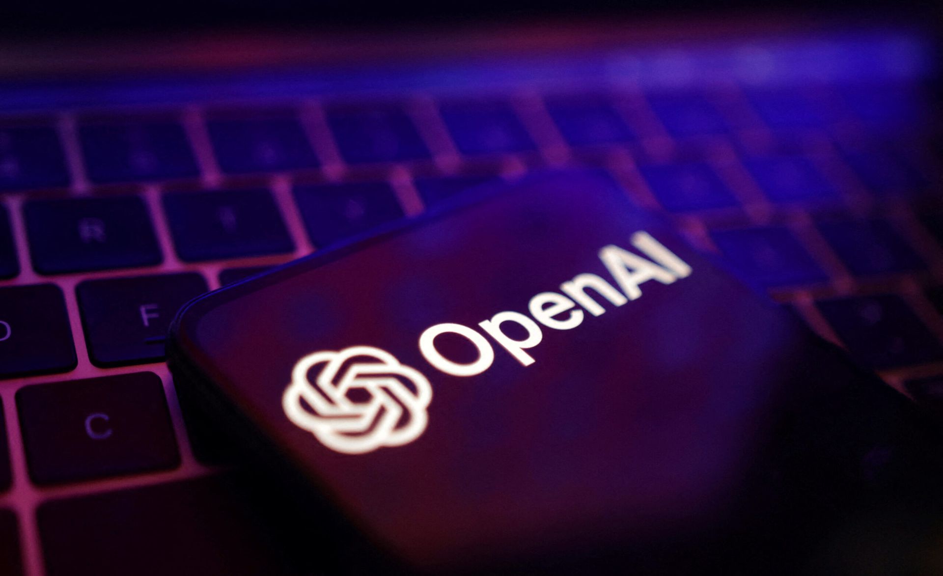 OpenAI staff plan to sell $6b in stock to SoftBank, others at $500b valuation