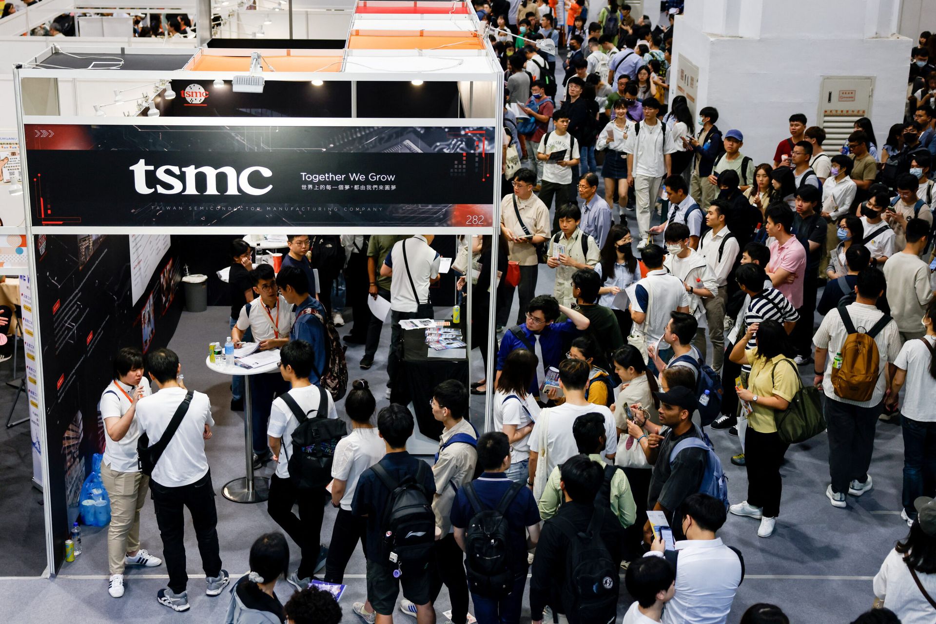 Taiwan taps young overseas chip talent with summer camps, university courses