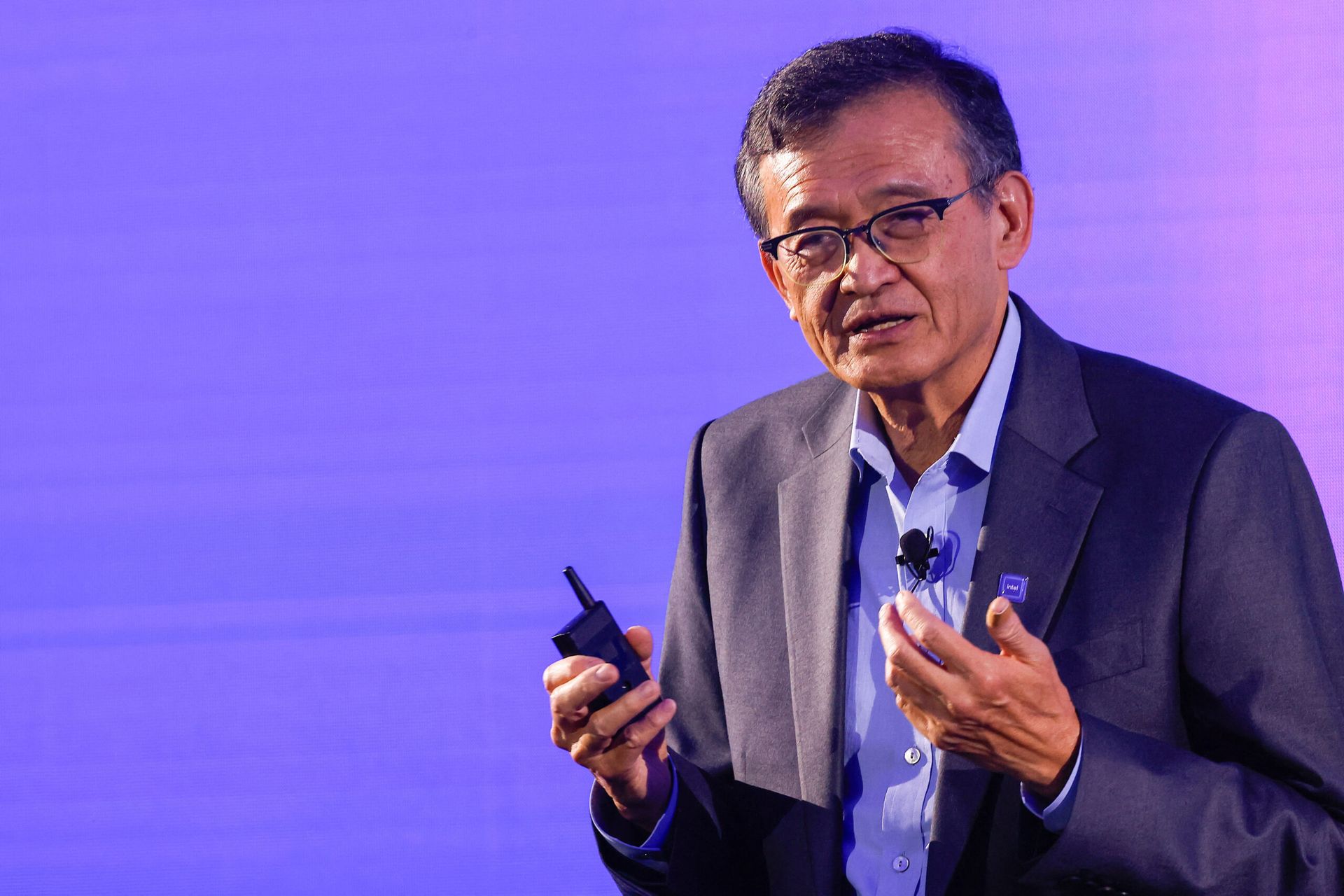 Intel gets $2b lifeline in the form of SoftBank equity investment