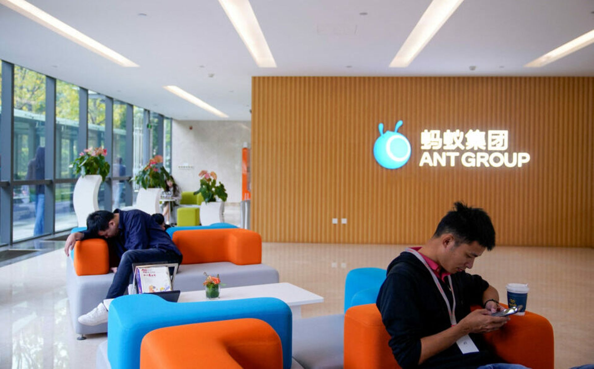 Chinese tech giants pause stablecoin plans in HK after Beijing steps in