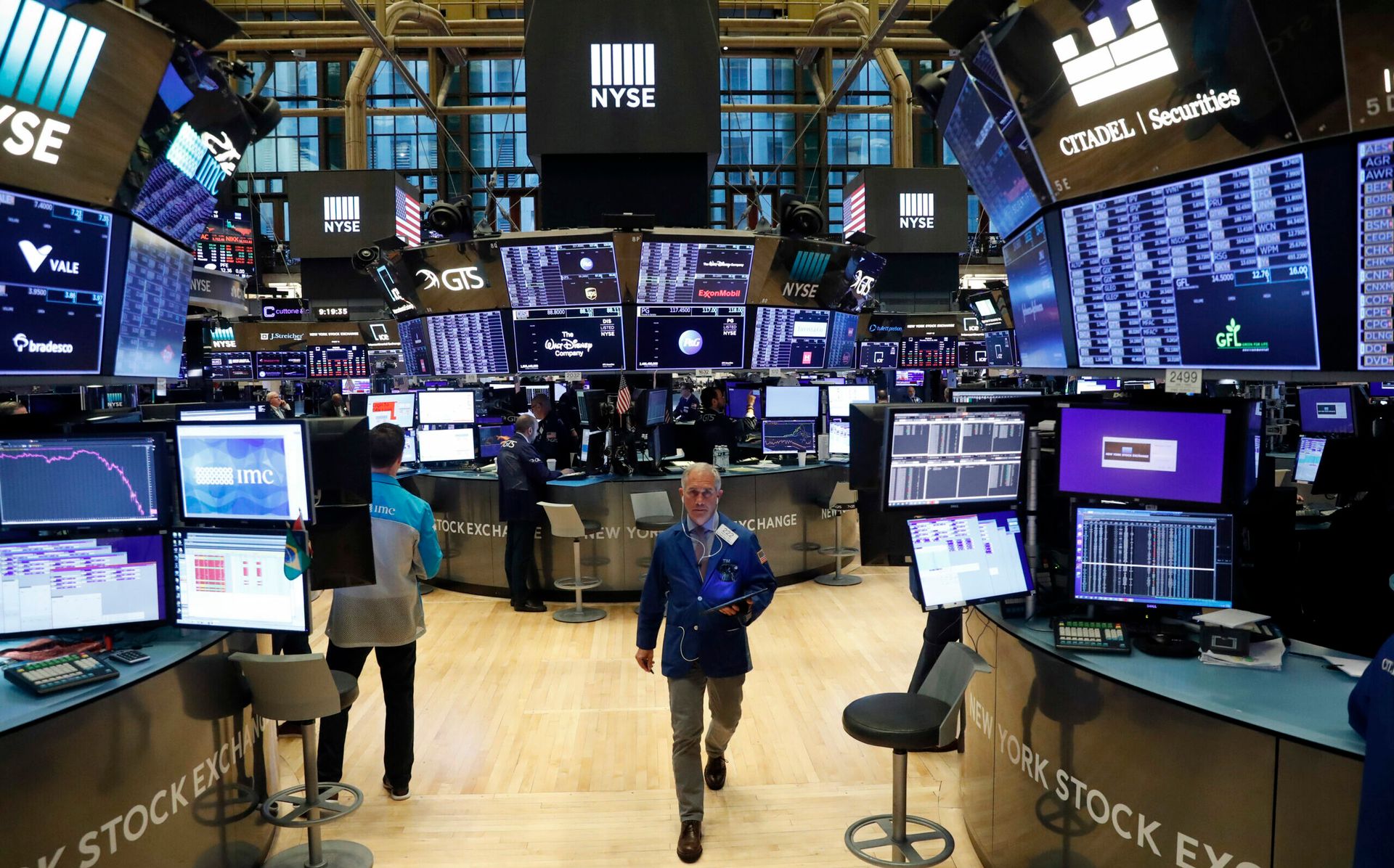 Bridgewater sold all its US-listed China stocks, worth $1.5b, in Q2 2025