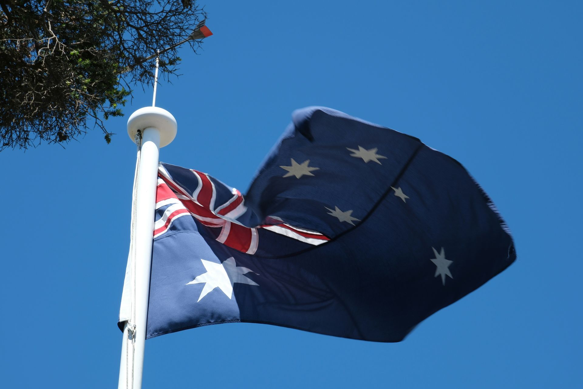 Australia's TPG Telecom to return $1.94b to shareholders after Vocus asset sale