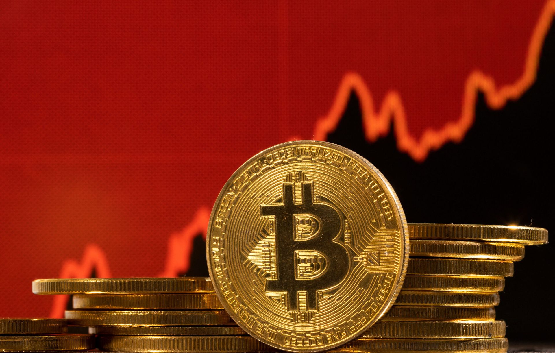 Vietnam firms vie for crypto licences as Hanoi plans ban on overseas trading
