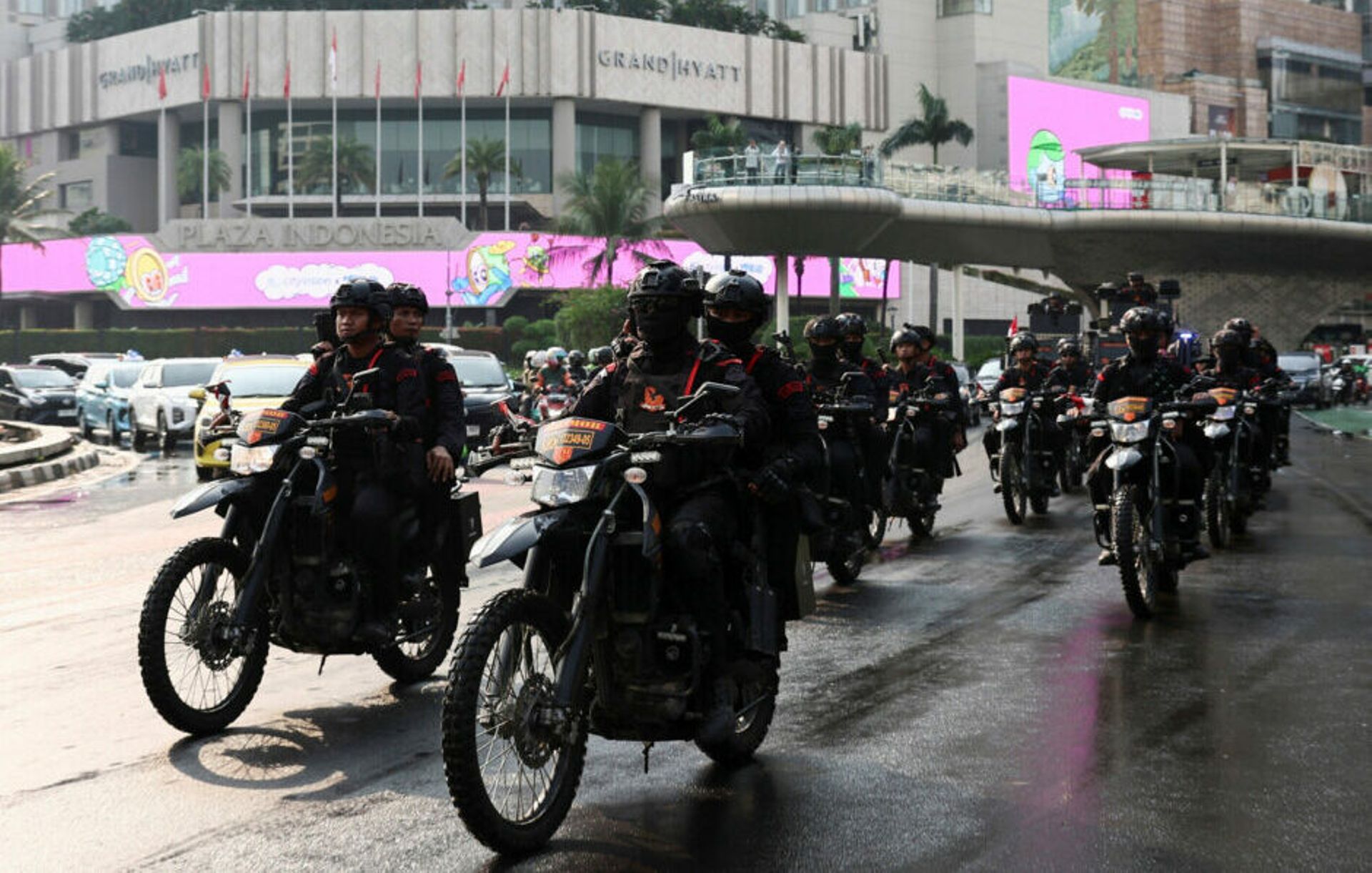 Unrest in Indonesia spooks investors, drags stocks lower