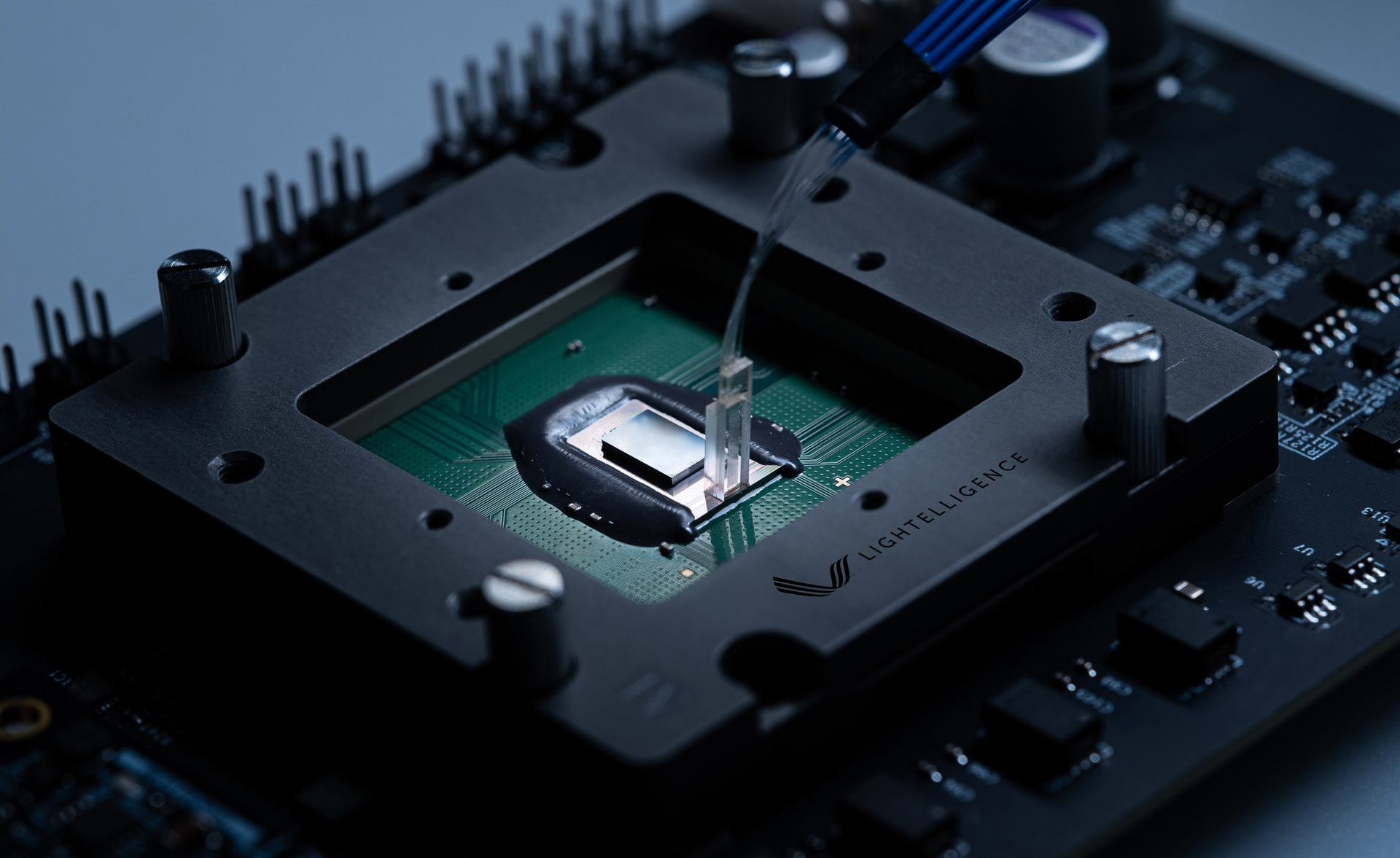 Chinese optical computing firm Lightelligence raises $210m from China Mobile, others