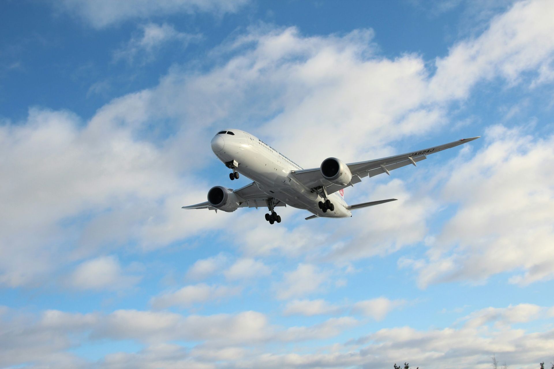 DAE Capital nears deal to buy aircraft leasing firm Macquarie Airfinance