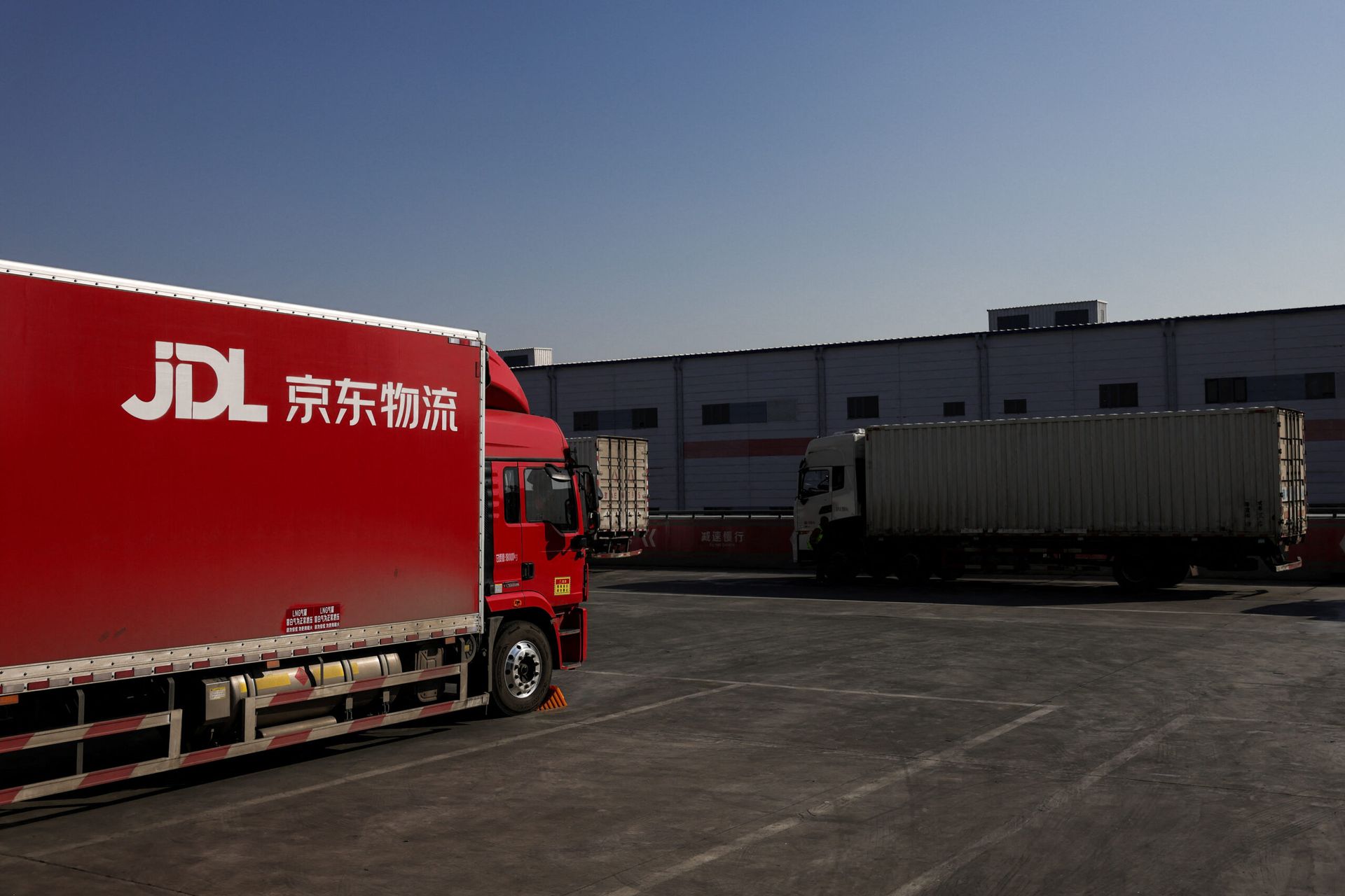 JD.com pledges $3.12b housing support for delivery riders