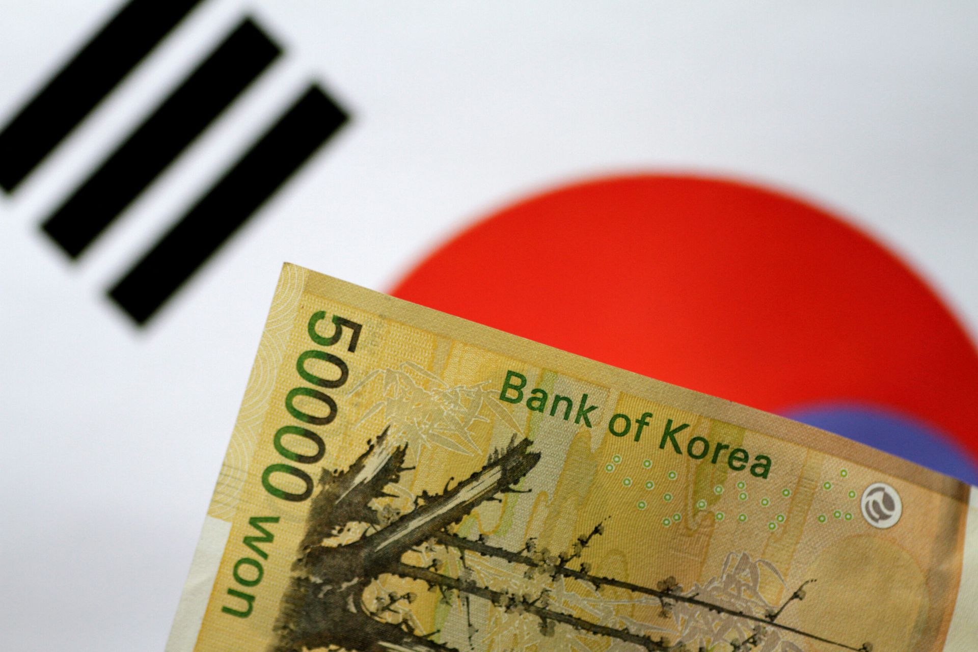 South Korea to review pension fund portfolios amid FX volatility, stock rally