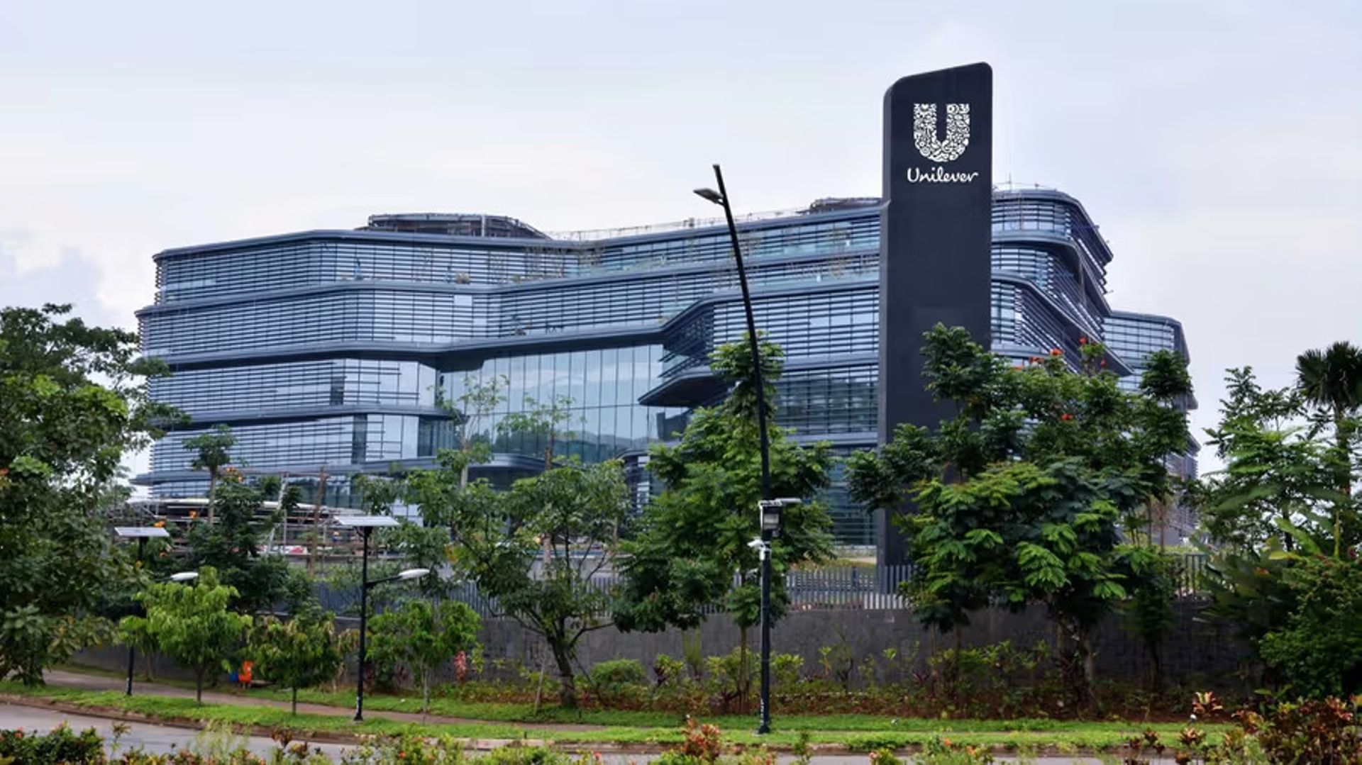 Unilever Indonesia to sell Sariwangi tea business to Djarum unit for $89m