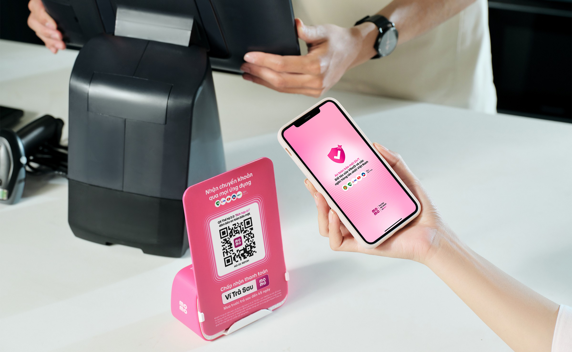 PE, strategic investors said to explore deal in Warburg-backed MoMo