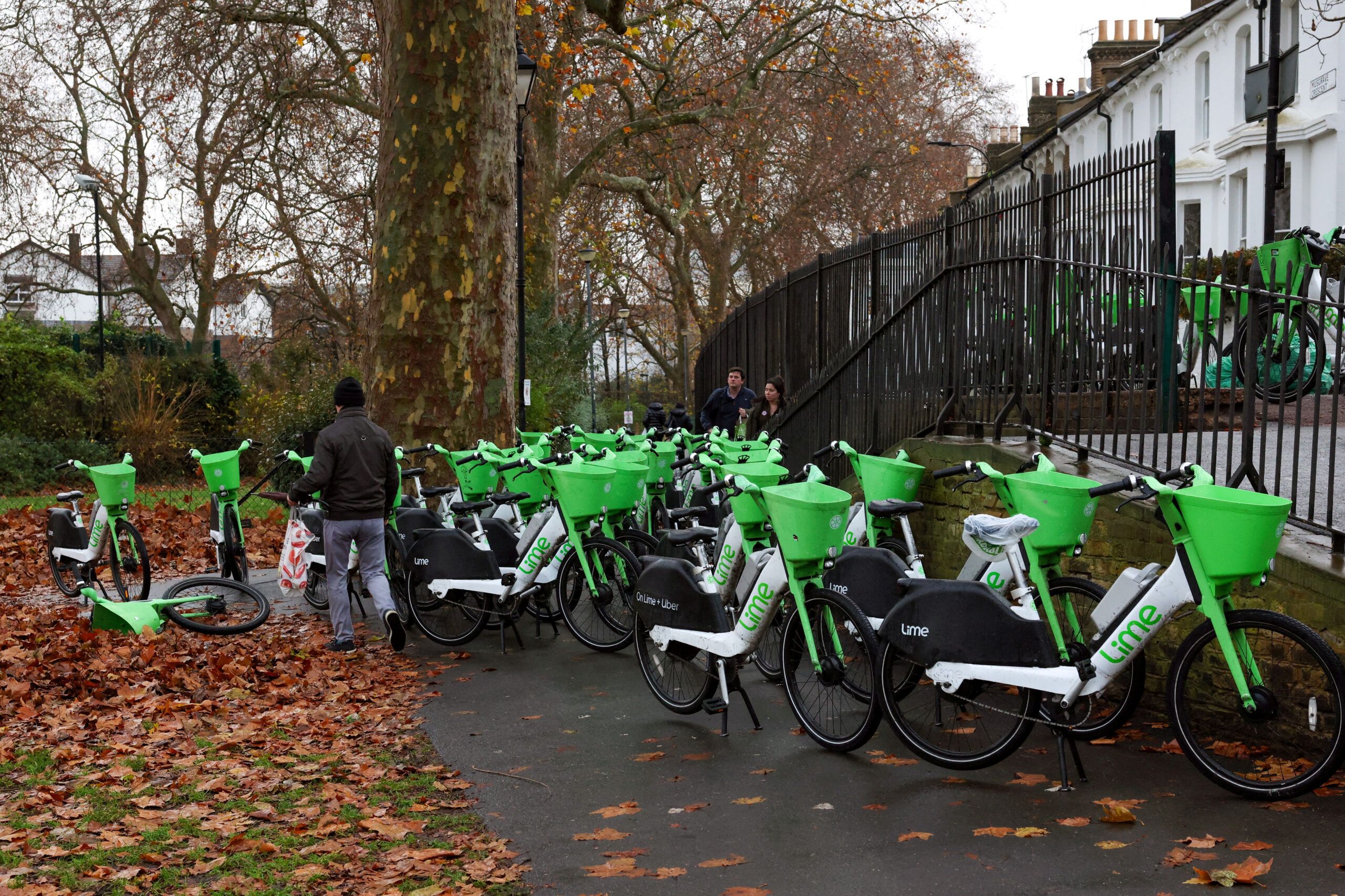 Uber-backed Lime jumps on Nasdaq debut, hits $1.7b valuation