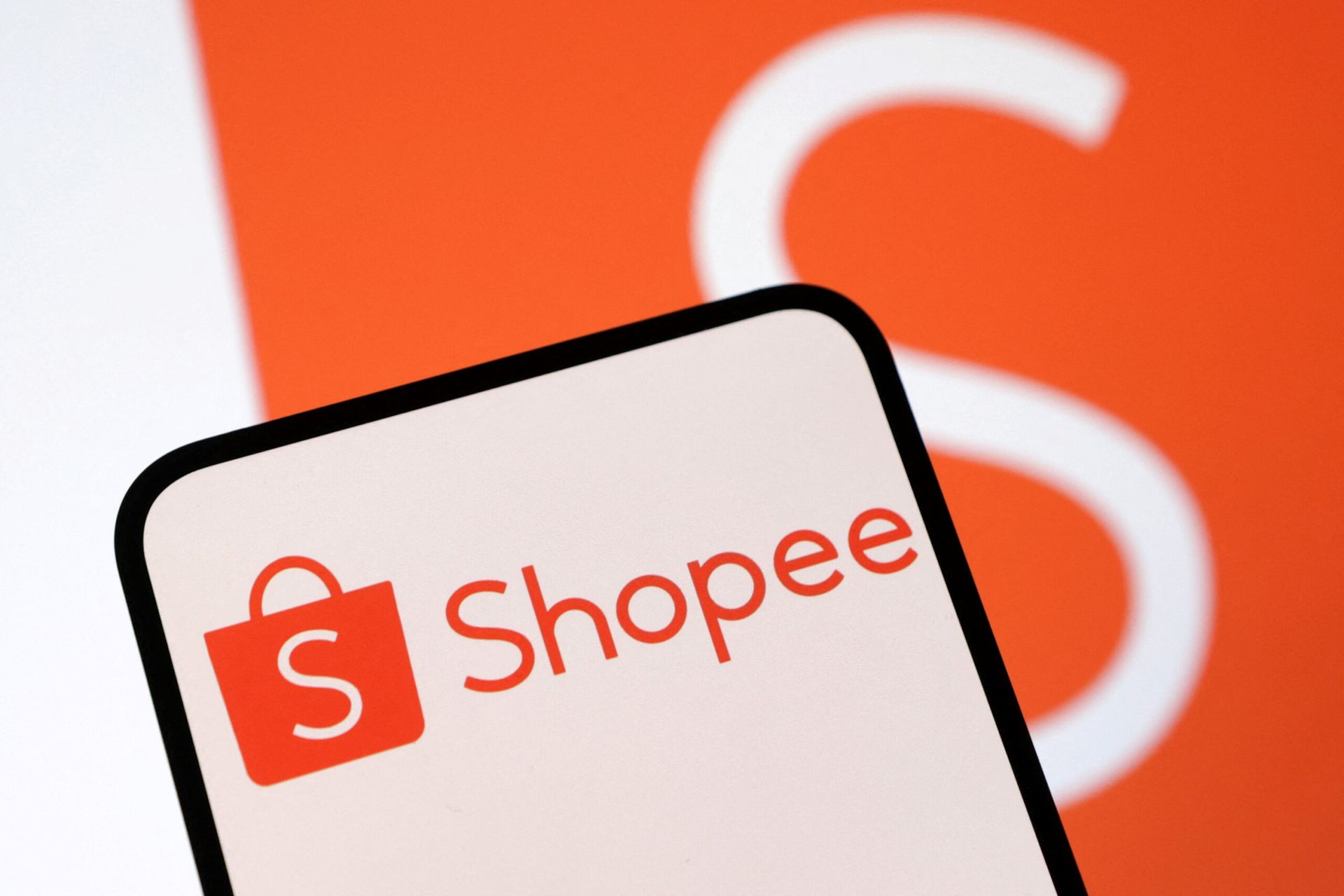 Indonesia orders four e-commerce platforms to collect tax from sellers