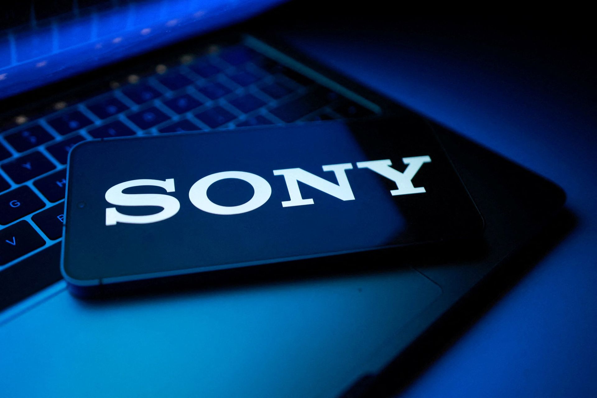 Sony offers to buy out Japanese lens maker Tamron