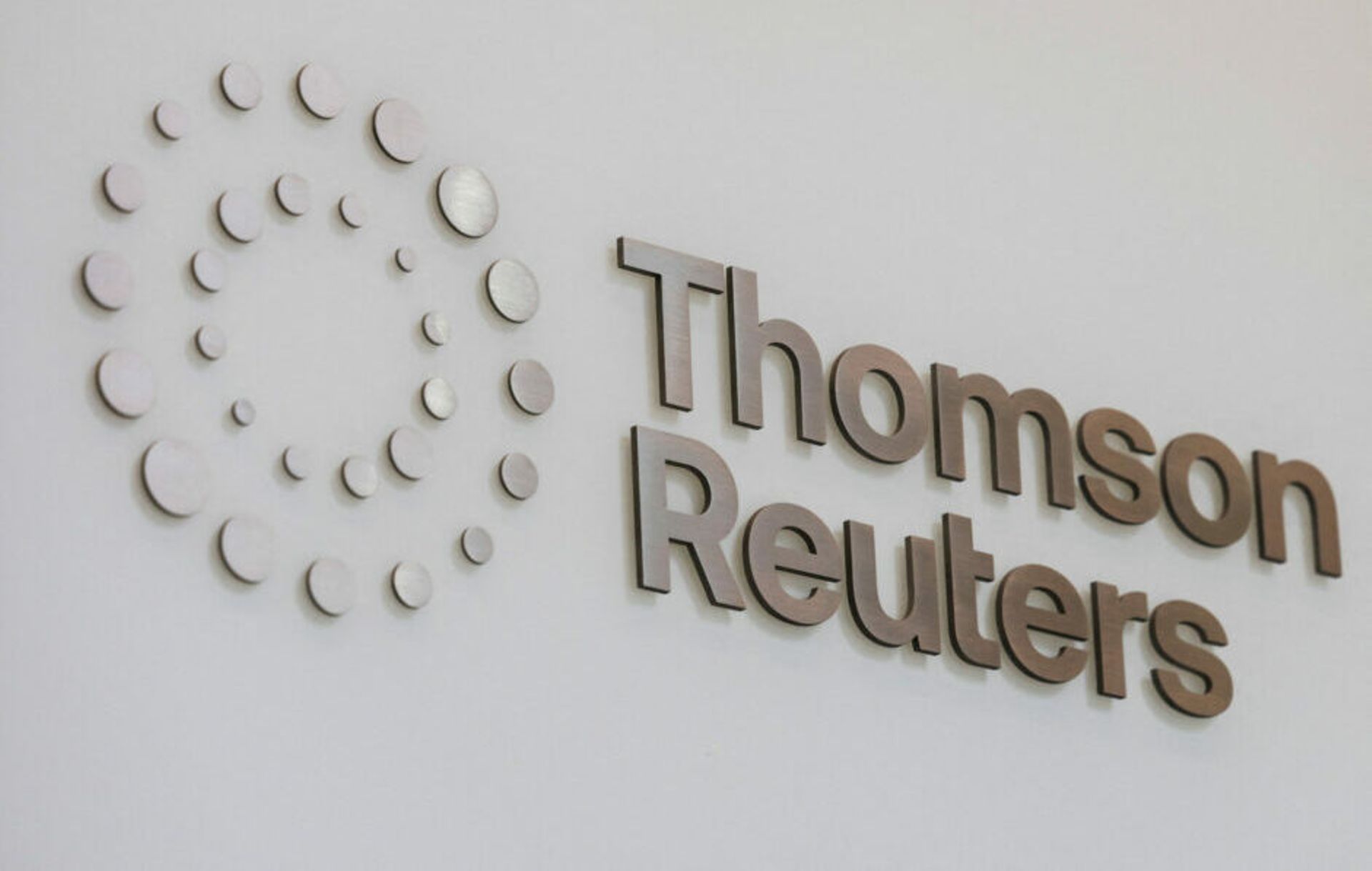 KKR to buy 51% in Thomson Reuters' Global Print business for $500m