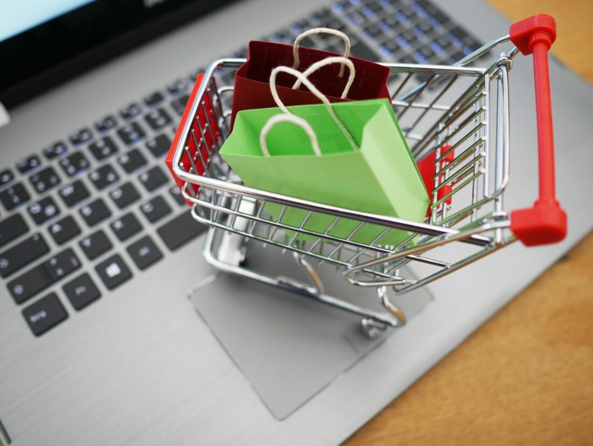 How Sendo Farm shutdown signals broader shift in Vietnam's online grocery market