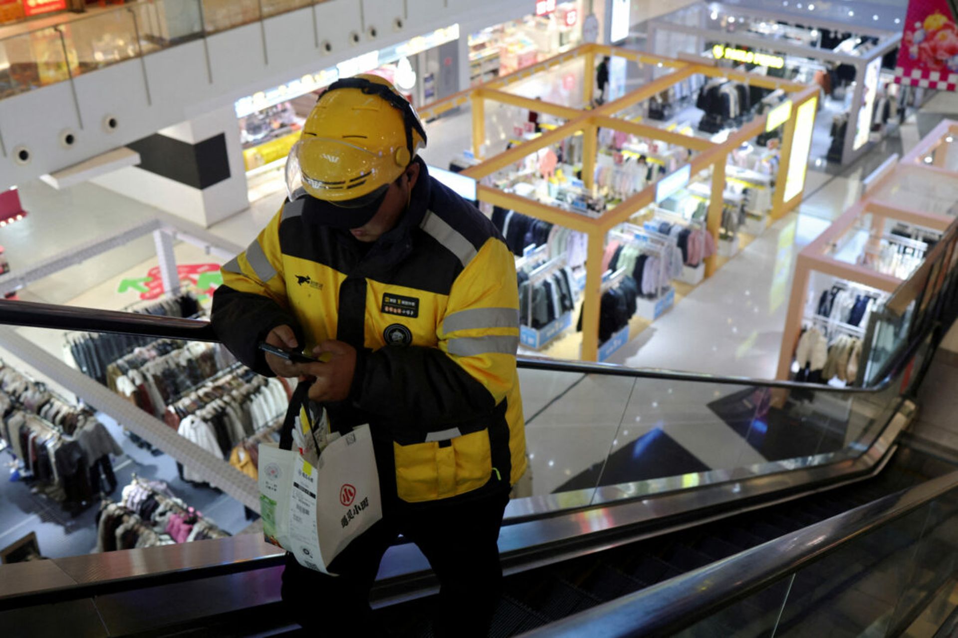China’s e-commerce enters new phase as delivery price war reshapes shopping