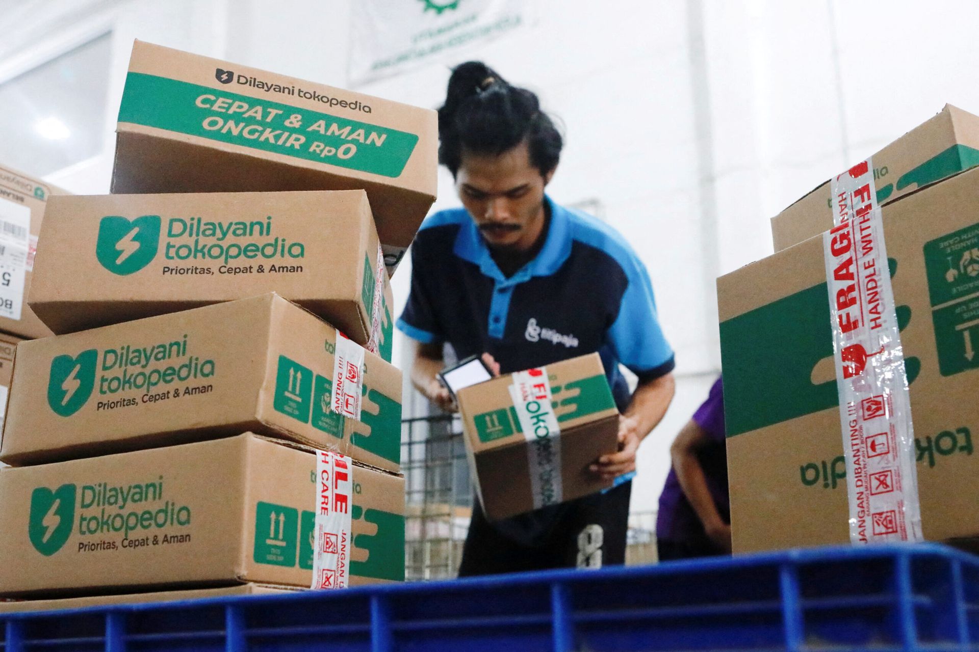 Indonesia to start collecting e-commerce tax from Oct 1