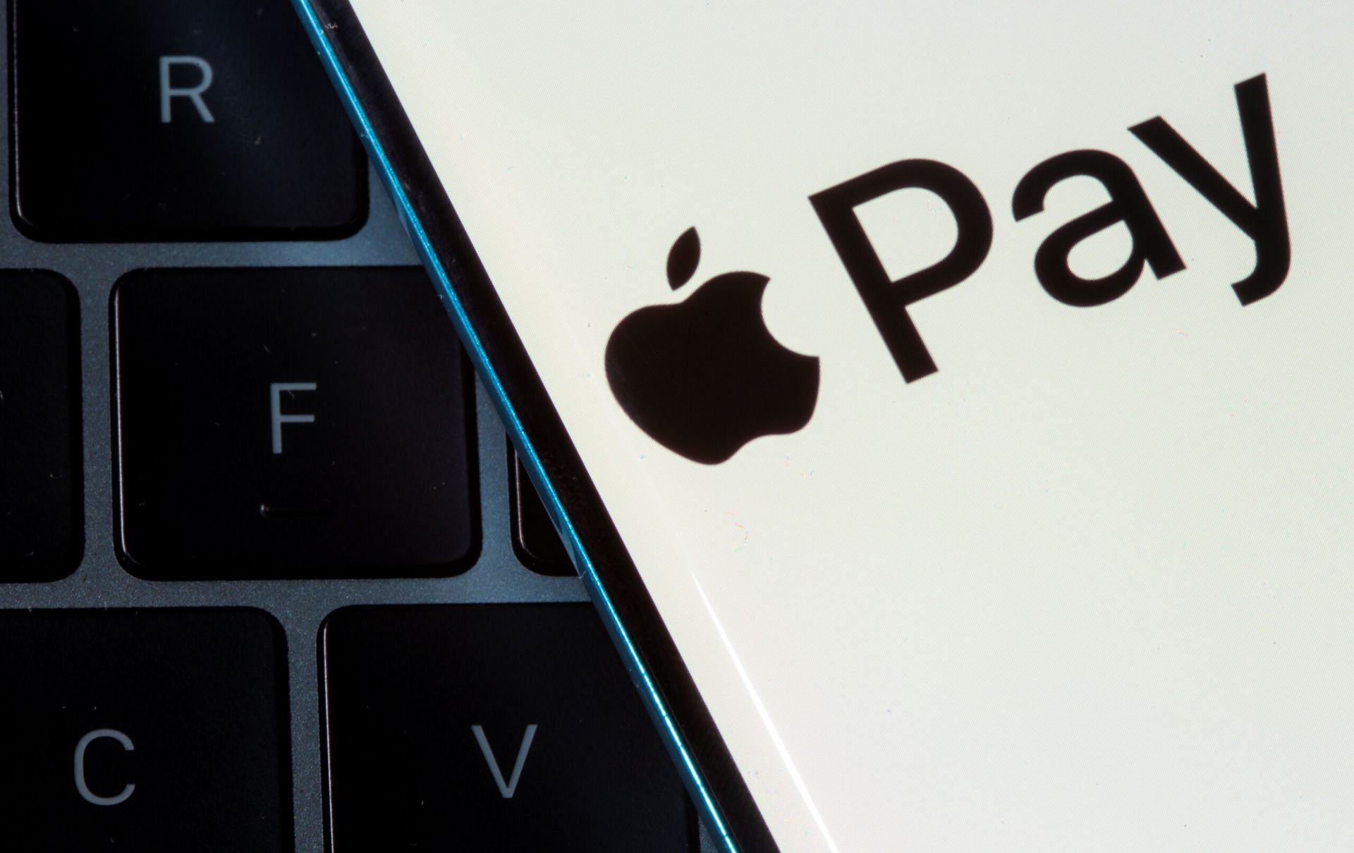 Apple Pay eyes India rollout with Axis Bank credit cards